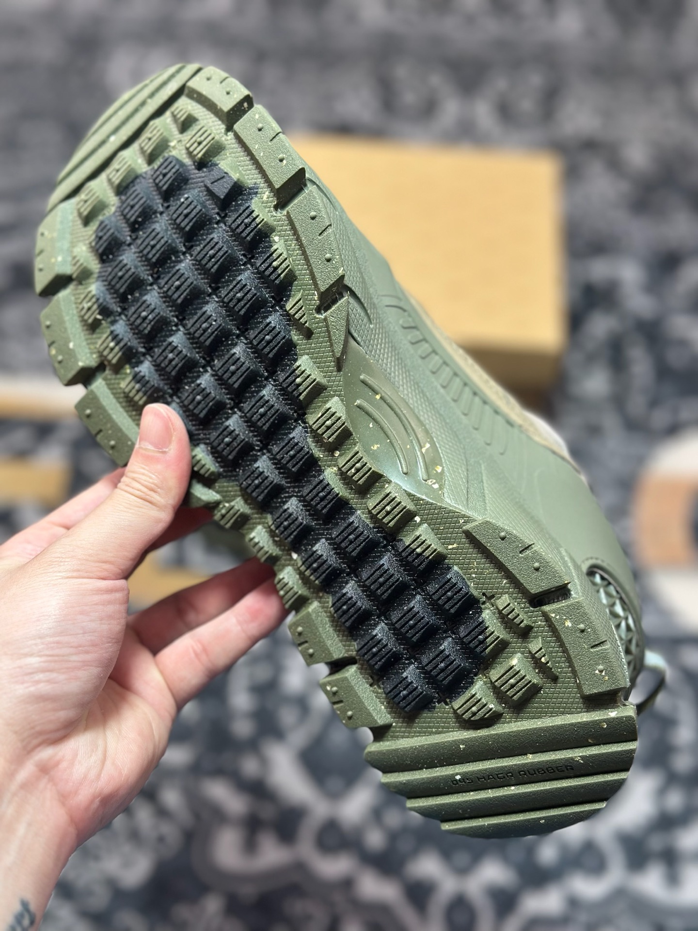 原厂级别 Nk Zoom Vomero Roam 马拉松复古五代休闲厚底增高运动慢跑老爹鞋 FV2295-201-Chinese UA Cheap High Quatity Brand Clothes Bags handbags Sneakers wholesale wholesaler seller from China Factory suppliers Fashion Clothing Shoes best Quality Beautiful Price 原厂级别 Nk Zoom Vomero Roam 马拉松复古五代休闲厚底增高运动慢跑老爹鞋 FV2295-201