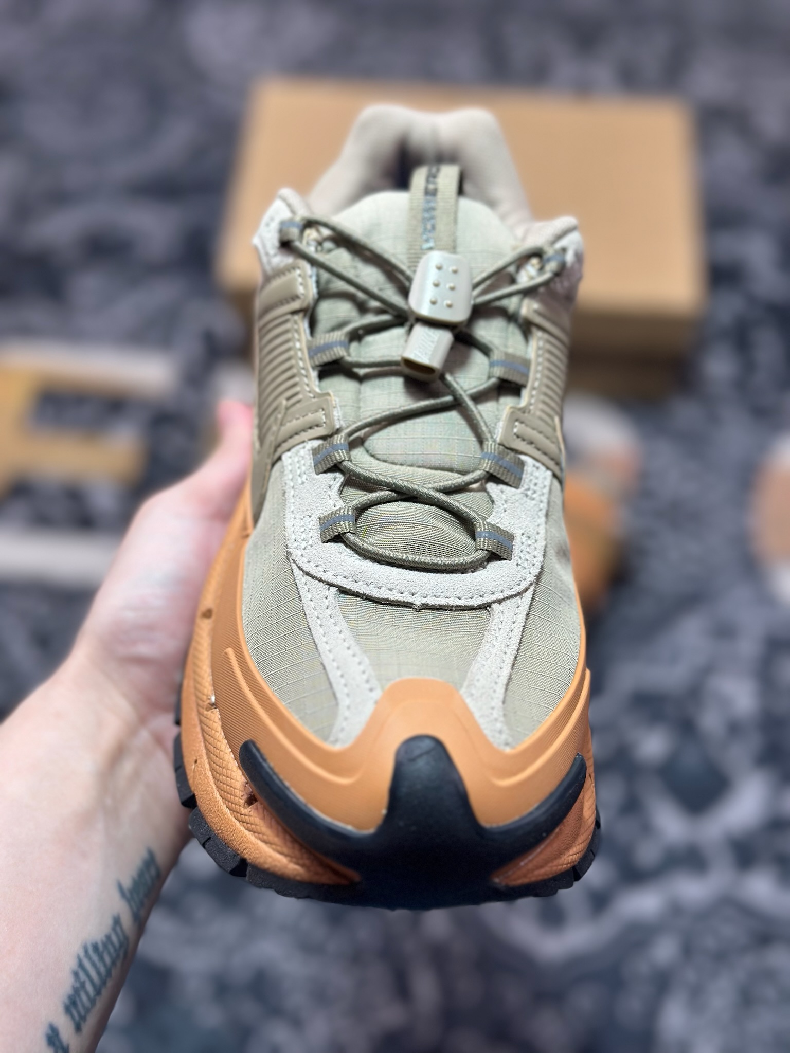 原厂级别 Nk Zoom Vomero Roam 马拉松复古五代休闲厚底增高运动慢跑老爹鞋 HQ2181-200