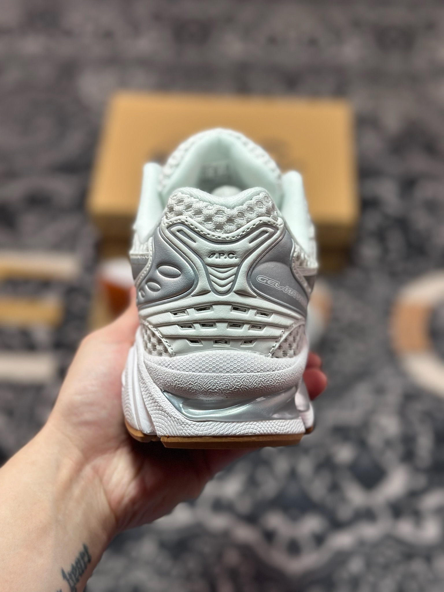 原装级别 Asics 亚瑟士 GEL-Kayano 14 低帮运动休闲跑步鞋 1203A727-100-Chinese UA Cheap High Quatity Brand Clothes Bags handbags Sneakers wholesale wholesaler seller from China Factory suppliers Fashion Clothing Shoes best Quality Beautiful Price 原装级别 Asics 亚瑟士 GEL-Kayano 14 低帮运动休闲跑步鞋 1203A727-100