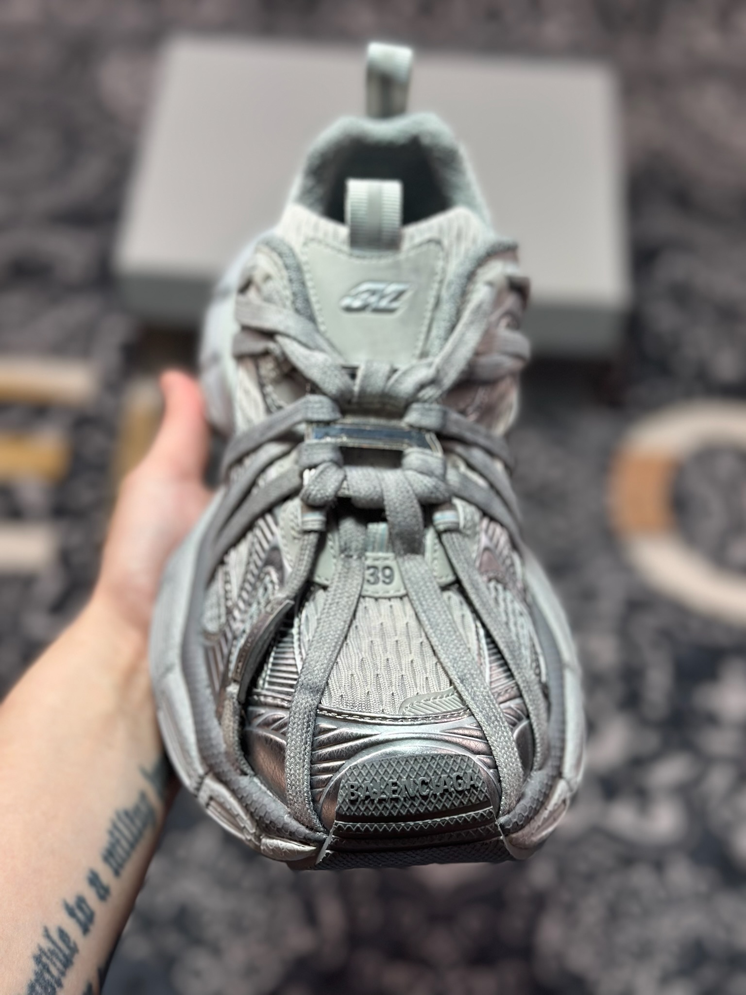 巴黎世家BALENCIAGA 3XL Sneakers 3+系列低帮复古阔型底姥爹风潮流百搭休闲慢跑鞋“枪色灰银木乃伊绑绳”825599 W3XCH 1101-Chinese UA Cheap High Quatity Brand Clothes Bags handbags Sneakers wholesale wholesaler seller from China Factory suppliers Fashion Clothing Shoes best Quality Beautiful Price 巴黎世家BALENCIAGA 3XL Sneakers 3+系列低帮复古阔型底姥爹风潮流百搭休闲慢跑鞋“枪色灰银木乃伊绑绳”825599 W3XCH 1101