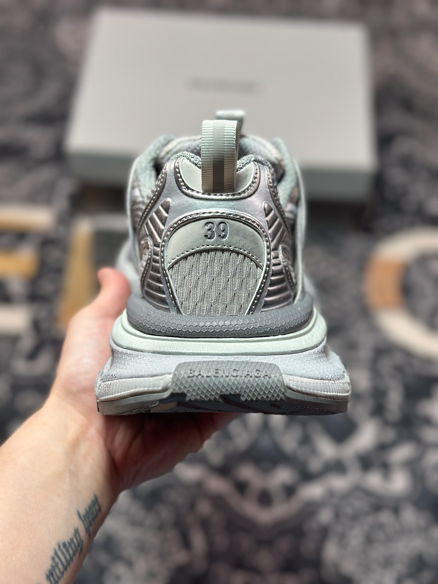 巴黎世家BALENCIAGA 3XL Sneakers 3+系列低帮复古阔型底姥爹风潮流百搭休闲慢跑鞋“枪色灰银木乃伊绑绳”825599 W3XCH 1101-Chinese UA Cheap High Quatity Brand Clothes Bags handbags Sneakers wholesale wholesaler seller from China Factory suppliers Fashion Clothing Shoes best Quality Beautiful Price 巴黎世家BALENCIAGA 3XL Sneakers 3+系列低帮复古阔型底姥爹风潮流百搭休闲慢跑鞋“枪色灰银木乃伊绑绳”825599 W3XCH 1101