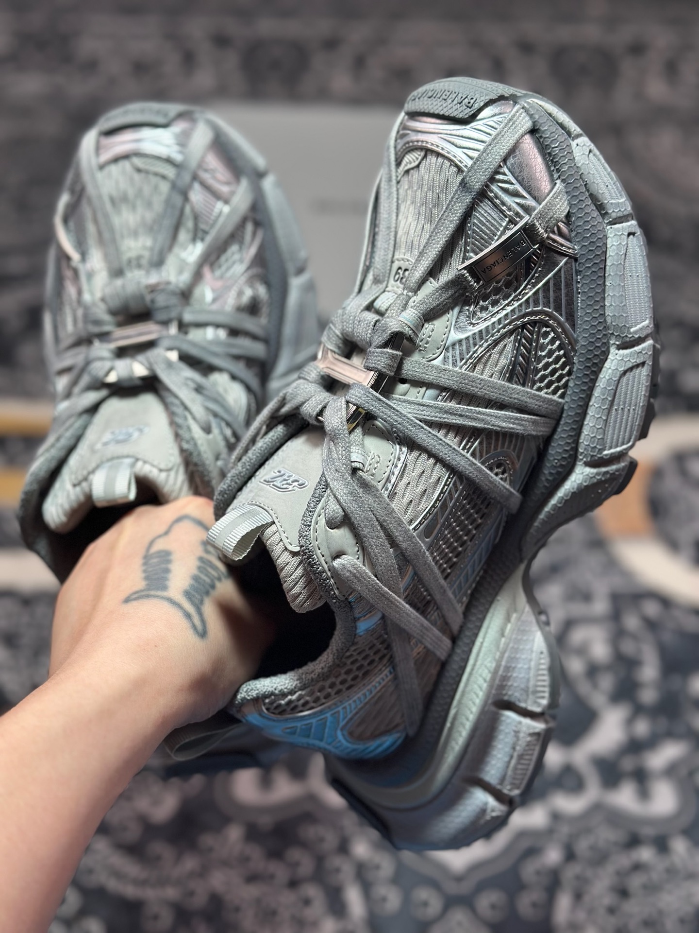 巴黎世家BALENCIAGA 3XL Sneakers 3+系列低帮复古阔型底姥爹风潮流百搭休闲慢跑鞋“枪色灰银木乃伊绑绳”825599 W3XCH 1101-Chinese UA Cheap High Quatity Brand Clothes Bags handbags Sneakers wholesale wholesaler seller from China Factory suppliers Fashion Clothing Shoes best Quality Beautiful Price 巴黎世家BALENCIAGA 3XL Sneakers 3+系列低帮复古阔型底姥爹风潮流百搭休闲慢跑鞋“枪色灰银木乃伊绑绳”825599 W3XCH 1101