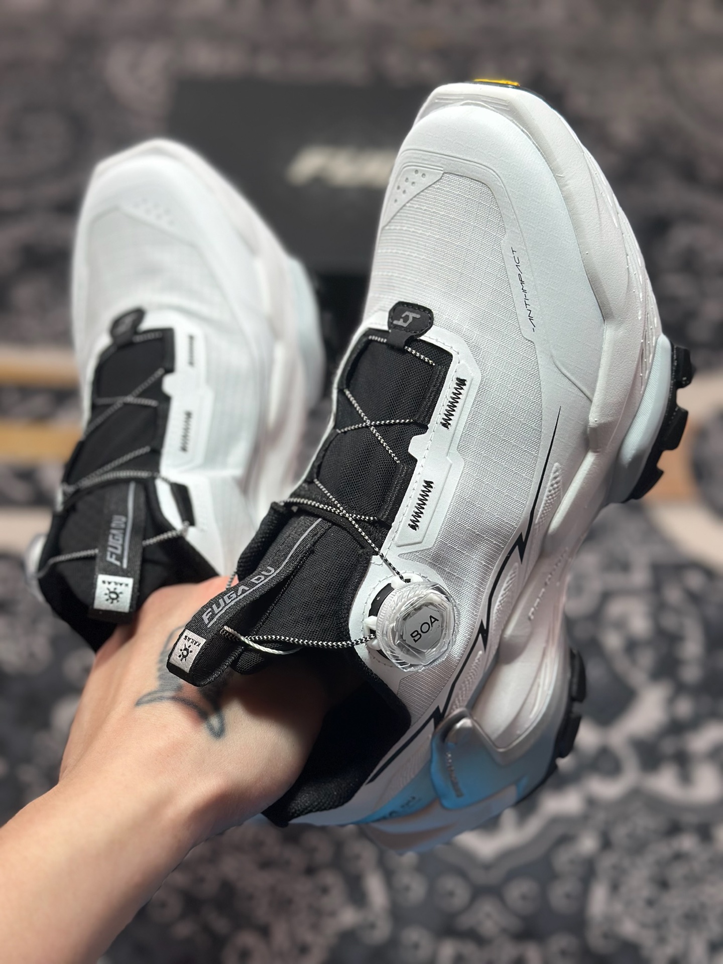 原装级别 凯乐石 KAILAS FUGA 黑山 DU BOA超强抓地力跑步鞋 KS2433171A 白黑-Chinese UA Cheap High Quatity Brand Clothes Bags handbags Sneakers wholesale wholesaler seller from China Factory suppliers Fashion Clothing Shoes best Quality Beautiful Price 原装级别 凯乐石 KAILAS FUGA 黑山 DU BOA超强抓地力跑步鞋 KS2433171A 白黑