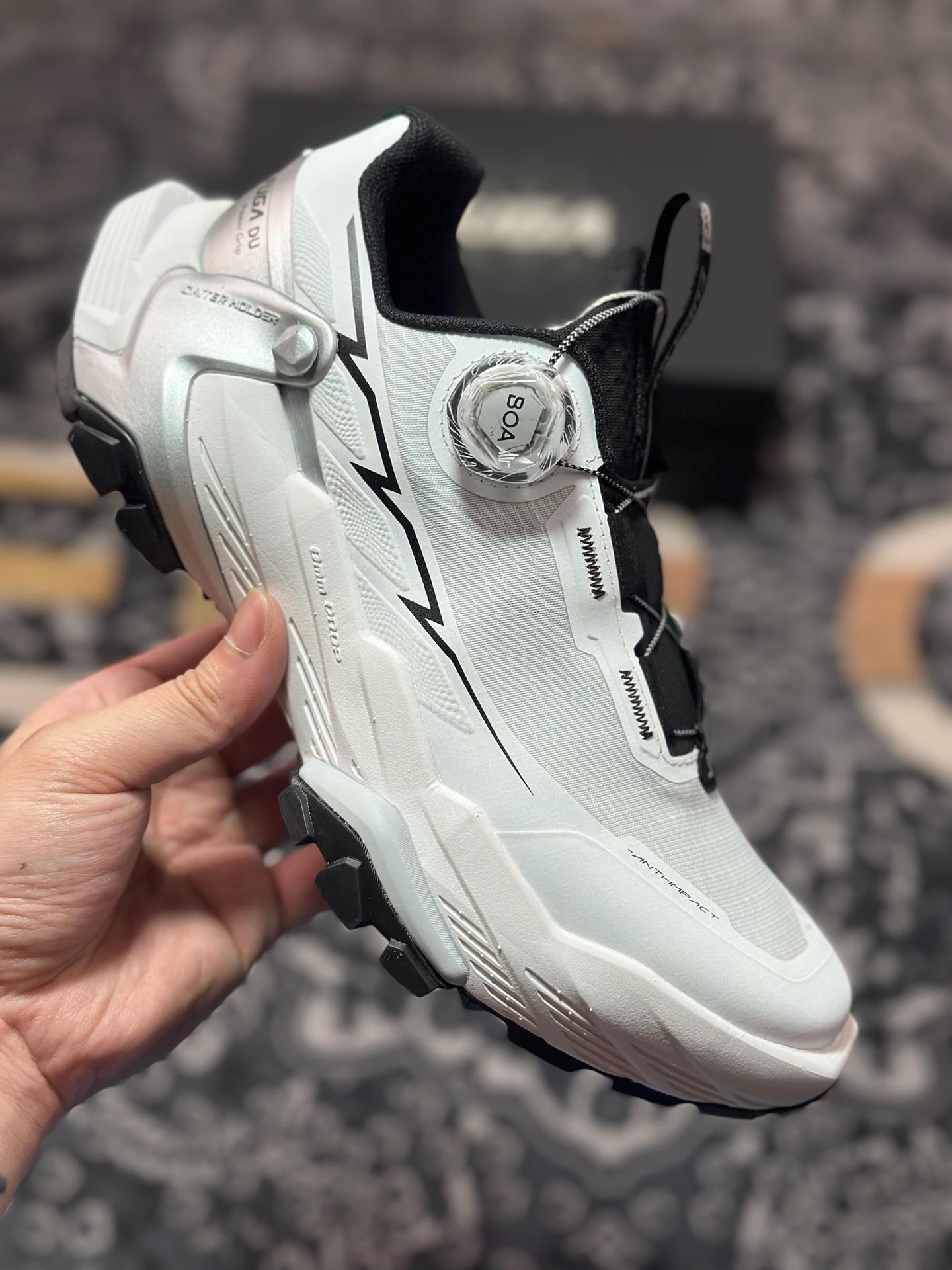 原装级别 凯乐石 KAILAS FUGA 黑山 DU BOA超强抓地力跑步鞋 KS2433171A 白黑-Chinese UA Cheap High Quatity Brand Clothes Bags handbags Sneakers wholesale wholesaler seller from China Factory suppliers Fashion Clothing Shoes best Quality Beautiful Price 原装级别 凯乐石 KAILAS FUGA 黑山 DU BOA超强抓地力跑步鞋 KS2433171A 白黑