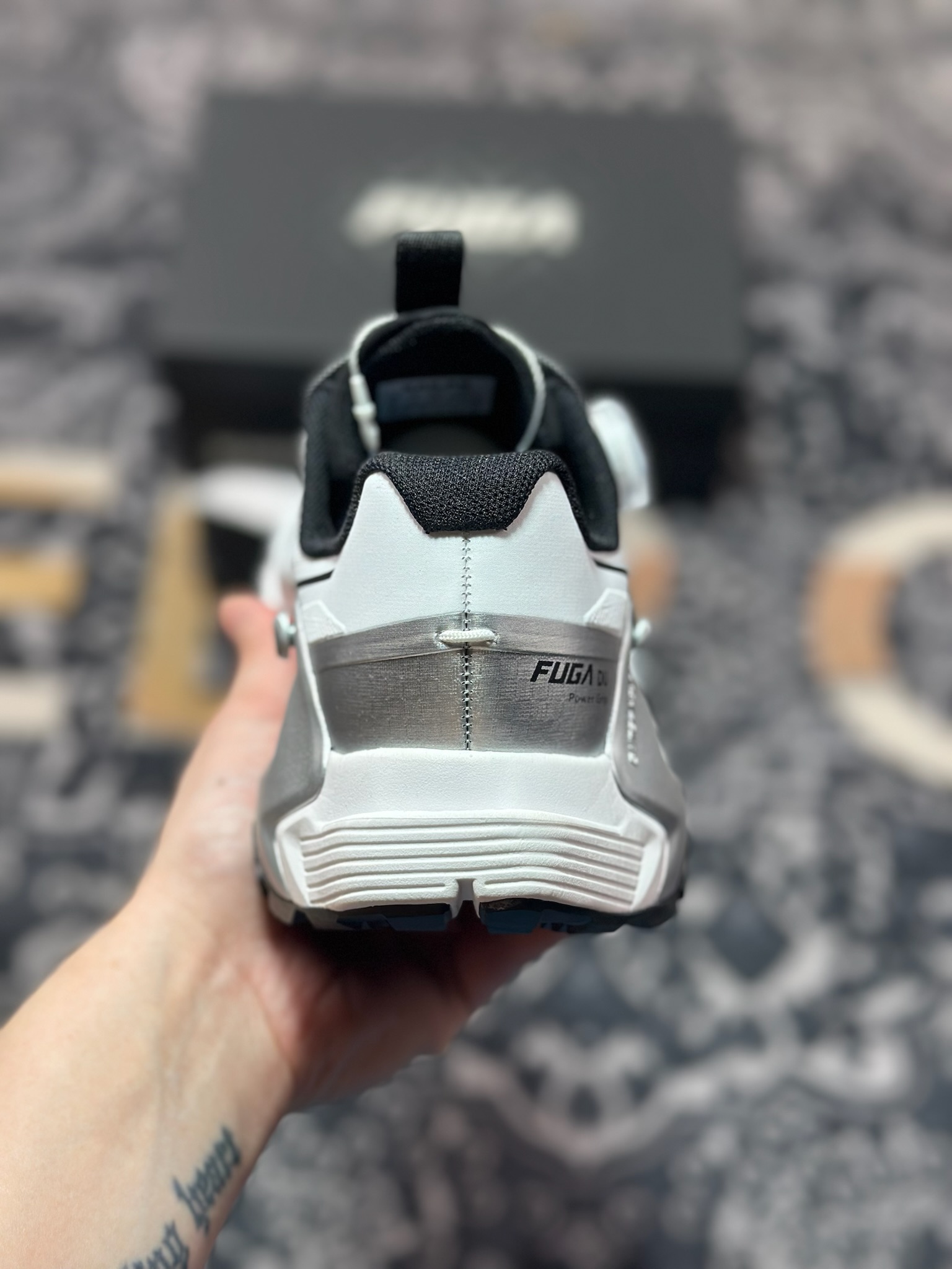 原装级别 凯乐石 KAILAS FUGA 黑山 DU BOA超强抓地力跑步鞋 KS2433171A 白黑-Chinese UA Cheap High Quatity Brand Clothes Bags handbags Sneakers wholesale wholesaler seller from China Factory suppliers Fashion Clothing Shoes best Quality Beautiful Price 原装级别 凯乐石 KAILAS FUGA 黑山 DU BOA超强抓地力跑步鞋 KS2433171A 白黑