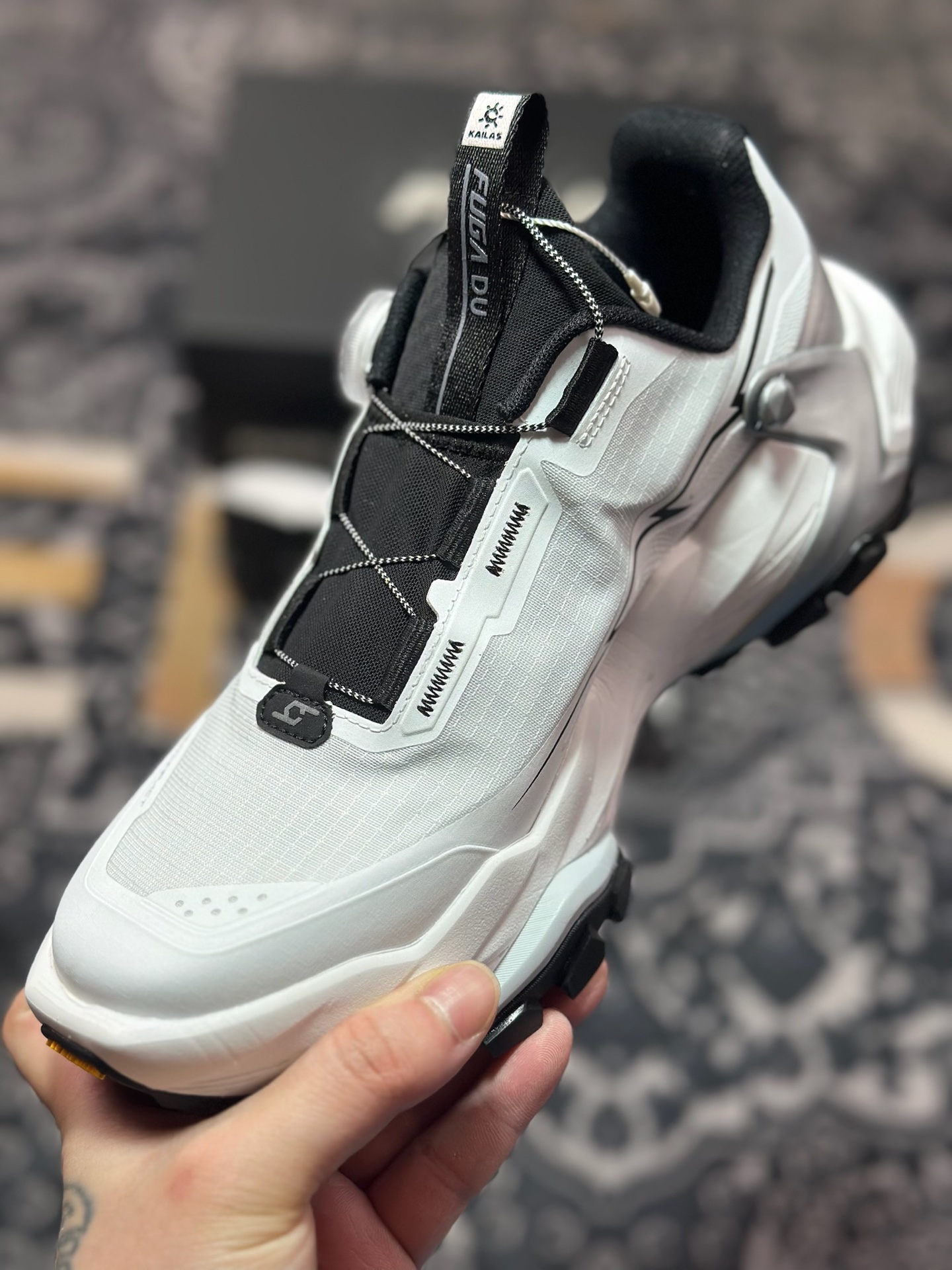 原装级别 凯乐石 KAILAS FUGA 黑山 DU BOA超强抓地力跑步鞋 KS2433171A 白黑-Chinese UA Cheap High Quatity Brand Clothes Bags handbags Sneakers wholesale wholesaler seller from China Factory suppliers Fashion Clothing Shoes best Quality Beautiful Price 原装级别 凯乐石 KAILAS FUGA 黑山 DU BOA超强抓地力跑步鞋 KS2433171A 白黑