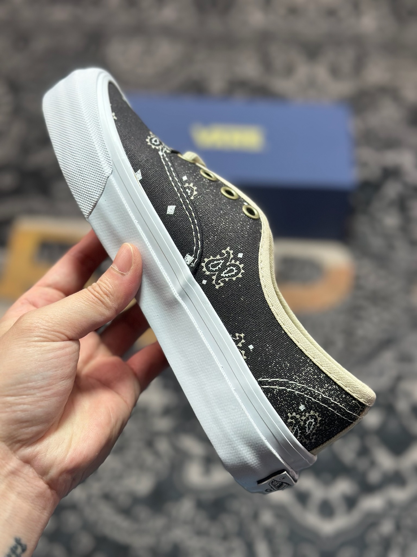 Vans Authentic 44 腰果花 VN000D5KESB1-Chinese UA Cheap High Quatity Brand Clothes Bags handbags Sneakers wholesale wholesaler seller from China Factory suppliers Fashion Clothing Shoes best Quality Beautiful Price Vans Authentic 44 腰果花 VN000D5KESB1