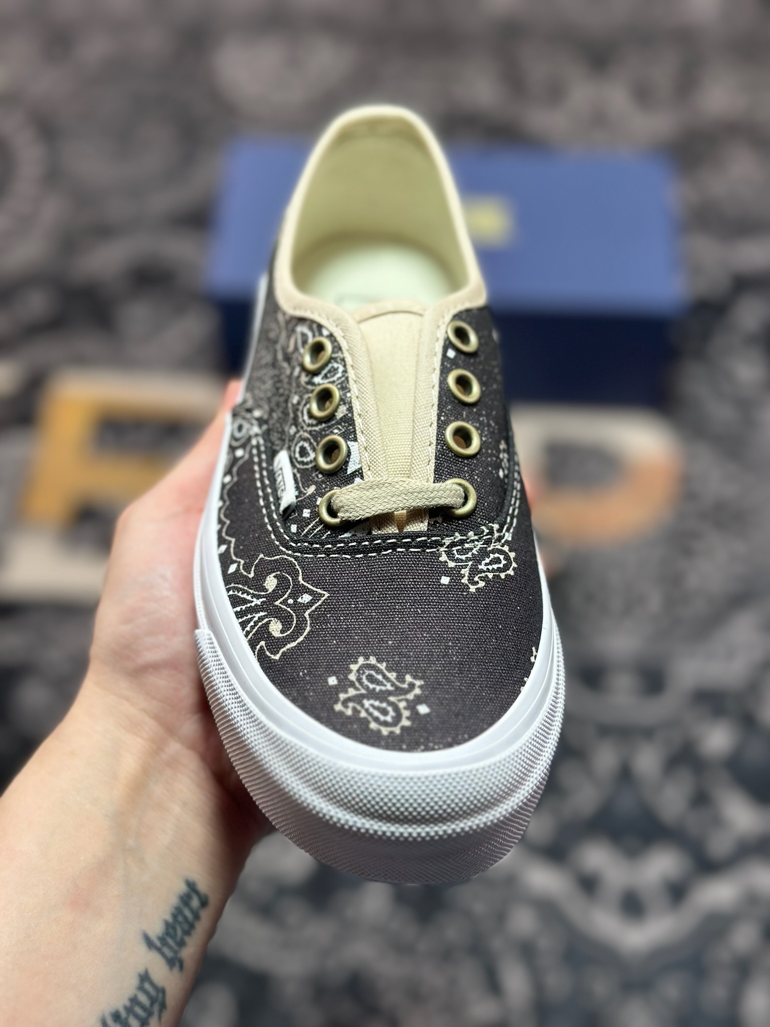 Vans Authentic 44 腰果花 VN000D5KESB1-Chinese UA Cheap High Quatity Brand Clothes Bags handbags Sneakers wholesale wholesaler seller from China Factory suppliers Fashion Clothing Shoes best Quality Beautiful Price Vans Authentic 44 腰果花 VN000D5KESB1