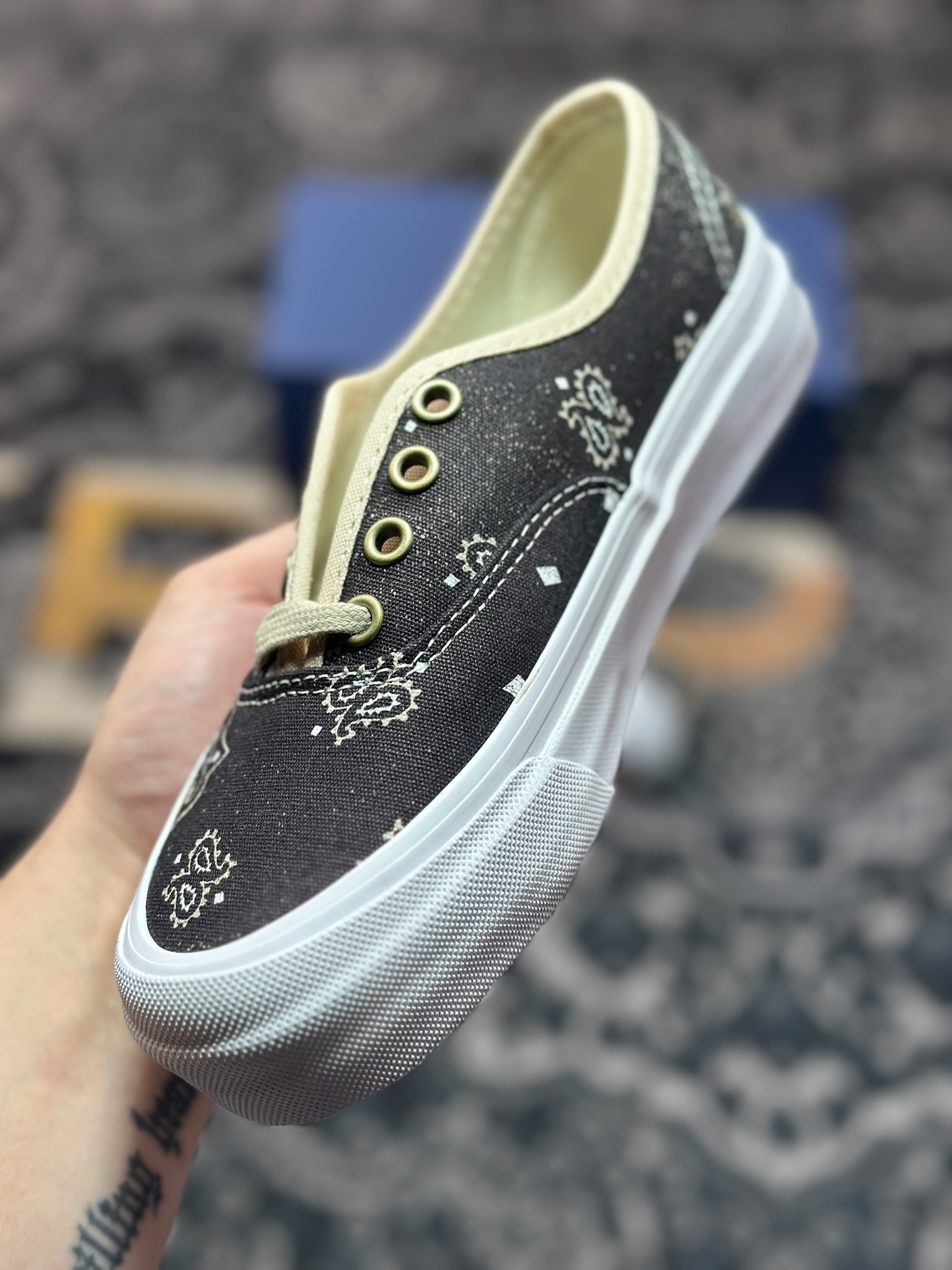 Vans Authentic 44 腰果花 VN000D5KESB1-Chinese UA Cheap High Quatity Brand Clothes Bags handbags Sneakers wholesale wholesaler seller from China Factory suppliers Fashion Clothing Shoes best Quality Beautiful Price Vans Authentic 44 腰果花 VN000D5KESB1