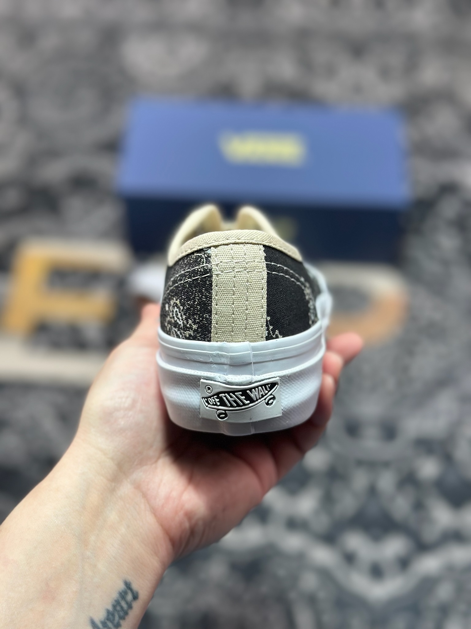 Vans Authentic 44 腰果花 VN000D5KESB1-Chinese UA Cheap High Quatity Brand Clothes Bags handbags Sneakers wholesale wholesaler seller from China Factory suppliers Fashion Clothing Shoes best Quality Beautiful Price Vans Authentic 44 腰果花 VN000D5KESB1
