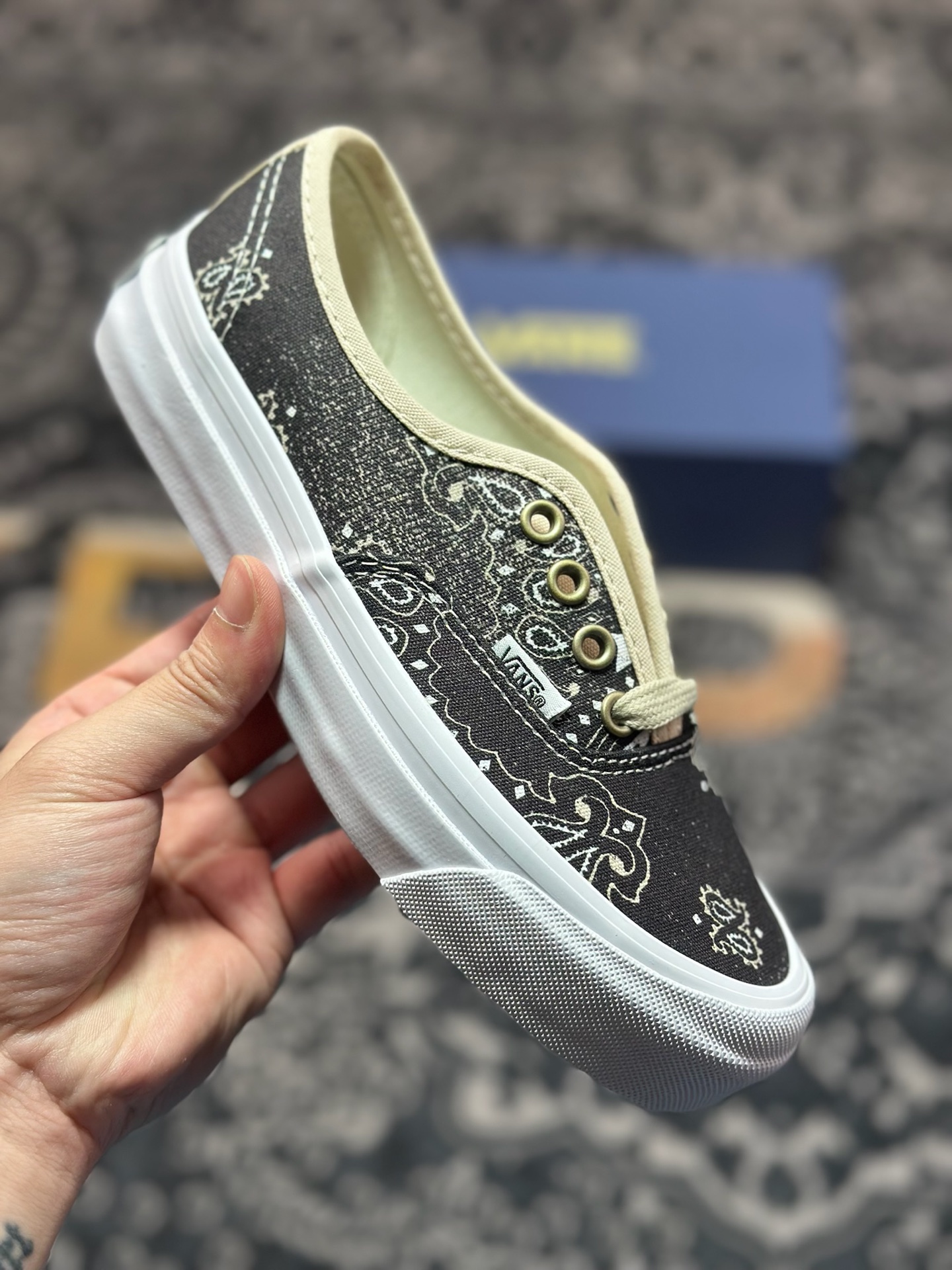 Vans Authentic 44 腰果花 VN000D5KESB1-Chinese UA Cheap High Quatity Brand Clothes Bags handbags Sneakers wholesale wholesaler seller from China Factory suppliers Fashion Clothing Shoes best Quality Beautiful Price Vans Authentic 44 腰果花 VN000D5KESB1
