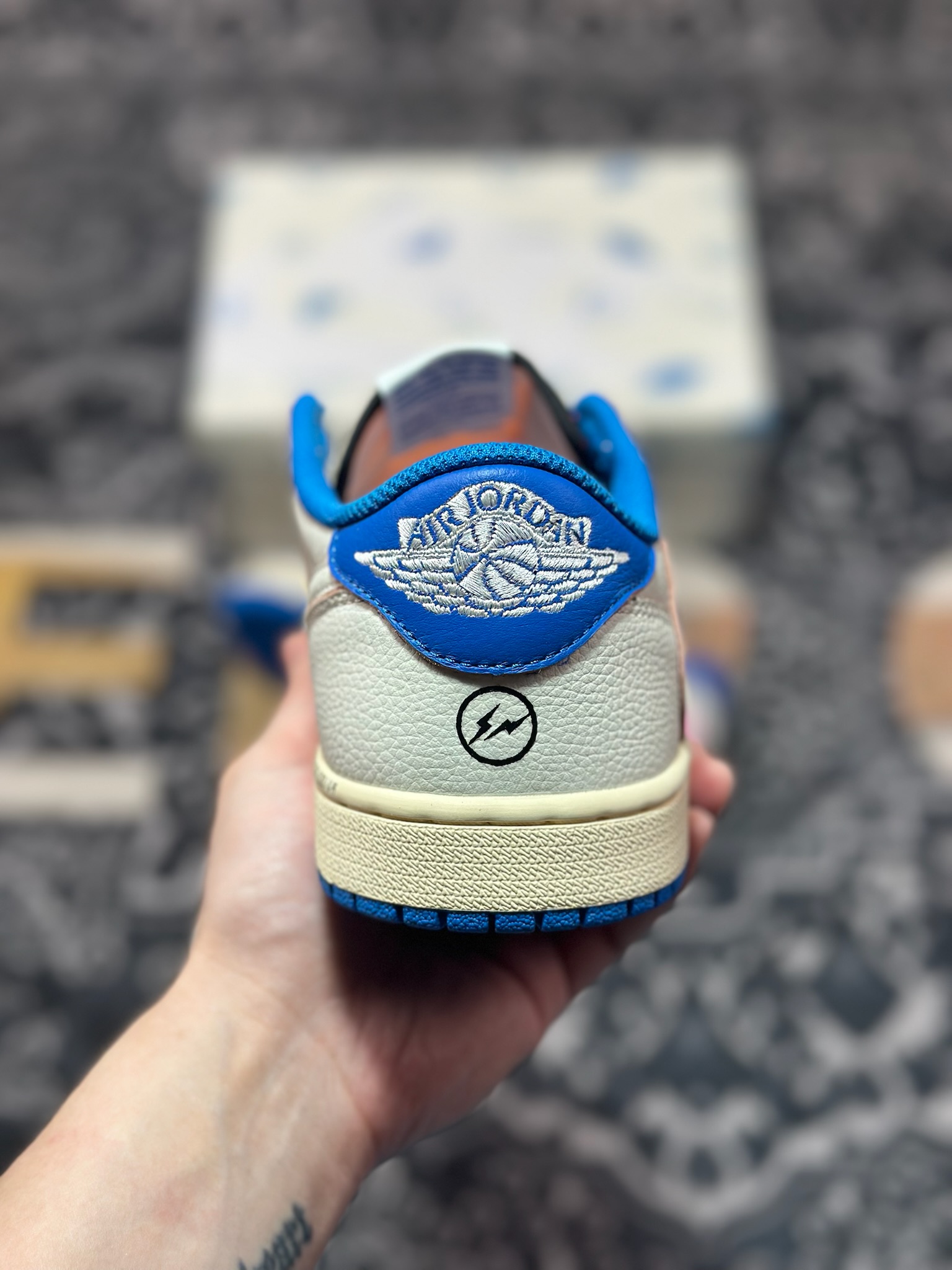 优选 原装级别 TS x Air Jordan 1 Low 闪电倒钩2.0 最新联名配色  DM7866-104