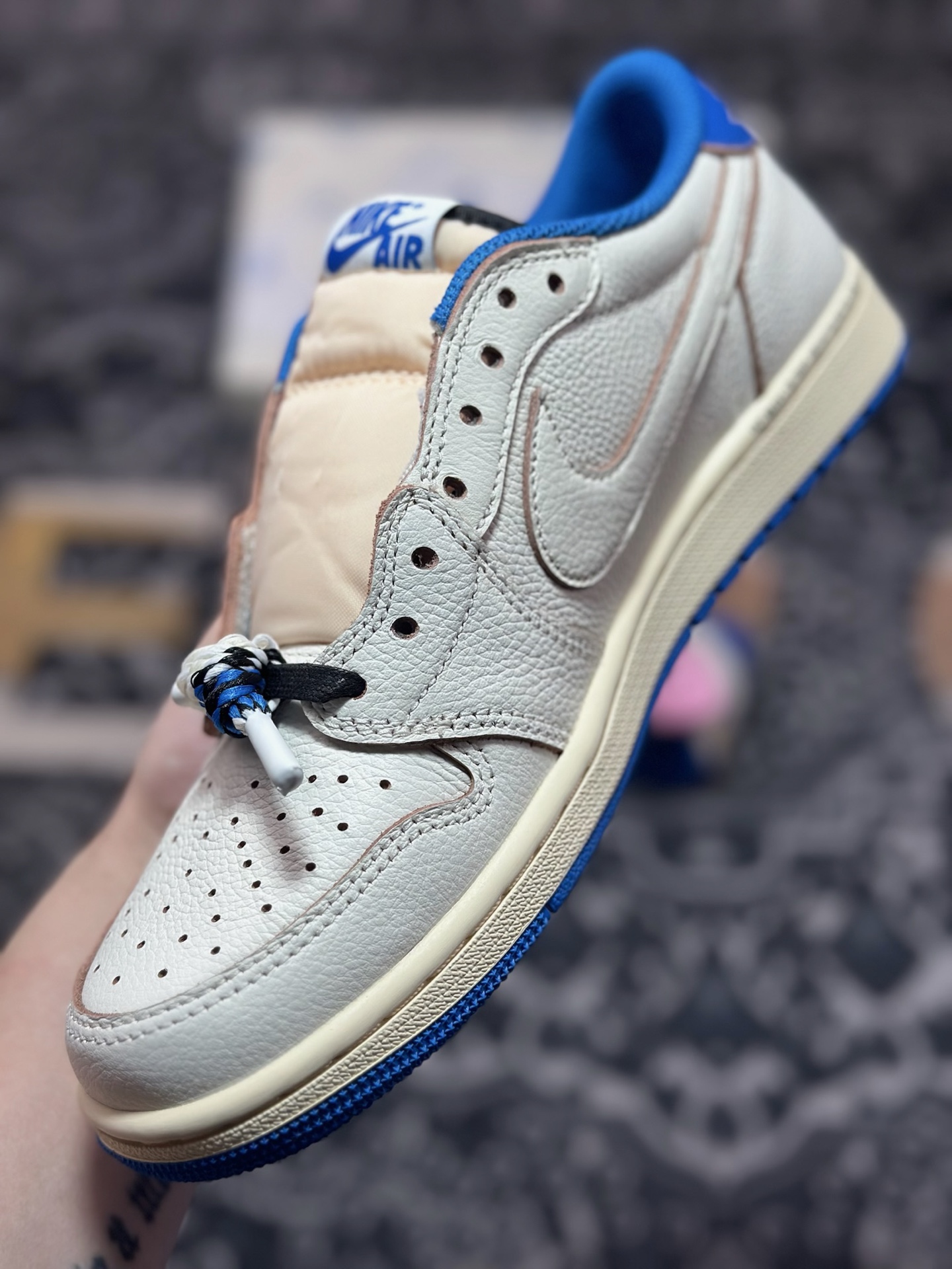 优选 原装级别 TS x Air Jordan 1 Low 闪电倒钩2.0 最新联名配色  DM7866-104