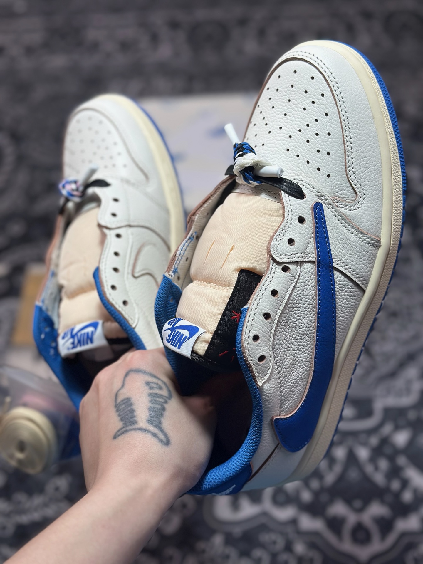 优选 原装级别 TS x Air Jordan 1 Low 闪电倒钩2.0 最新联名配色  DM7866-104