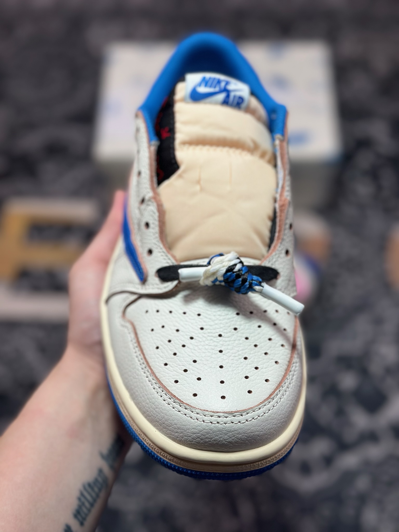 优选 原装级别 TS x Air Jordan 1 Low 闪电倒钩2.0 最新联名配色  DM7866-104