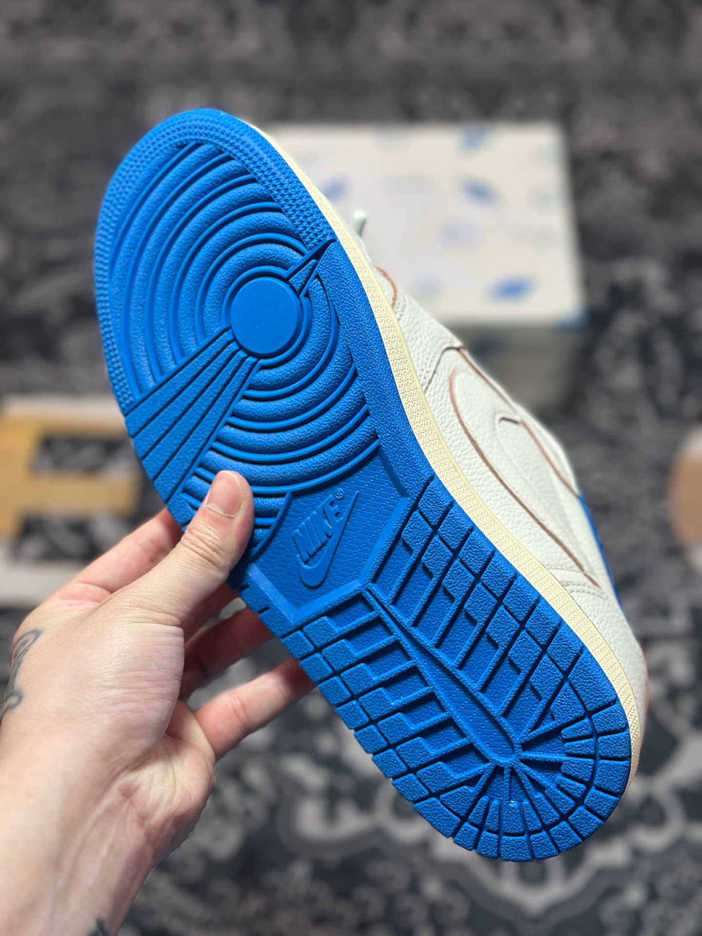 优选 原装级别 TS x Air Jordan 1 Low 闪电倒钩2.0 最新联名配色  DM7866-104