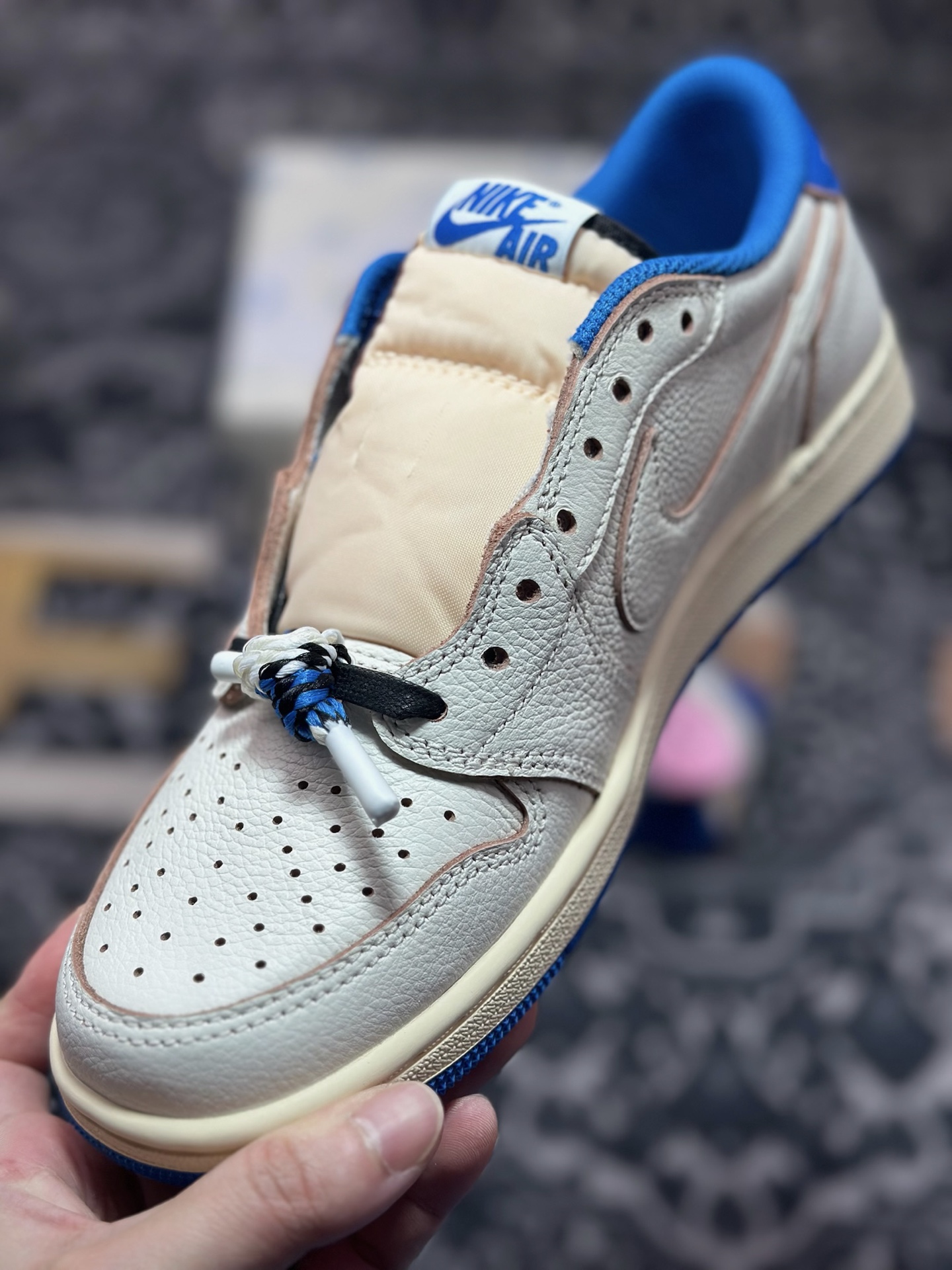 优选 原装级别 TS x Air Jordan 1 Low 闪电倒钩2.0 最新联名配色  DM7866-104