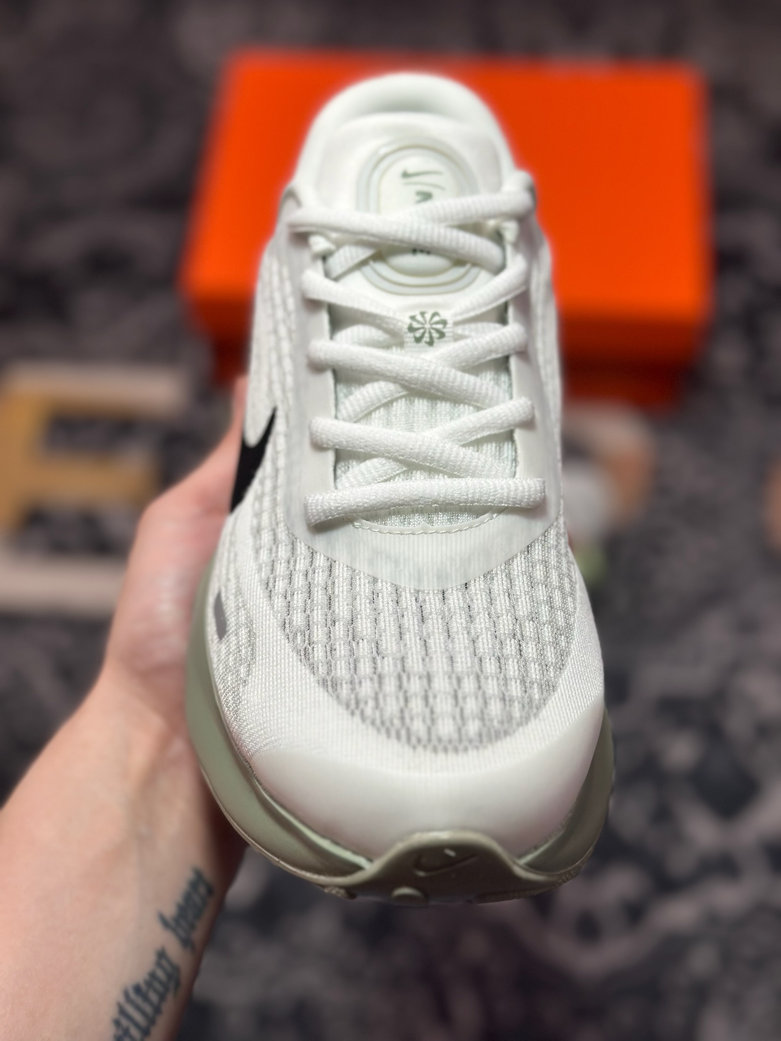 原厂级别 NK Journey Run 舒适简约轻质缓震休闲运动跑步鞋  FN0228-102