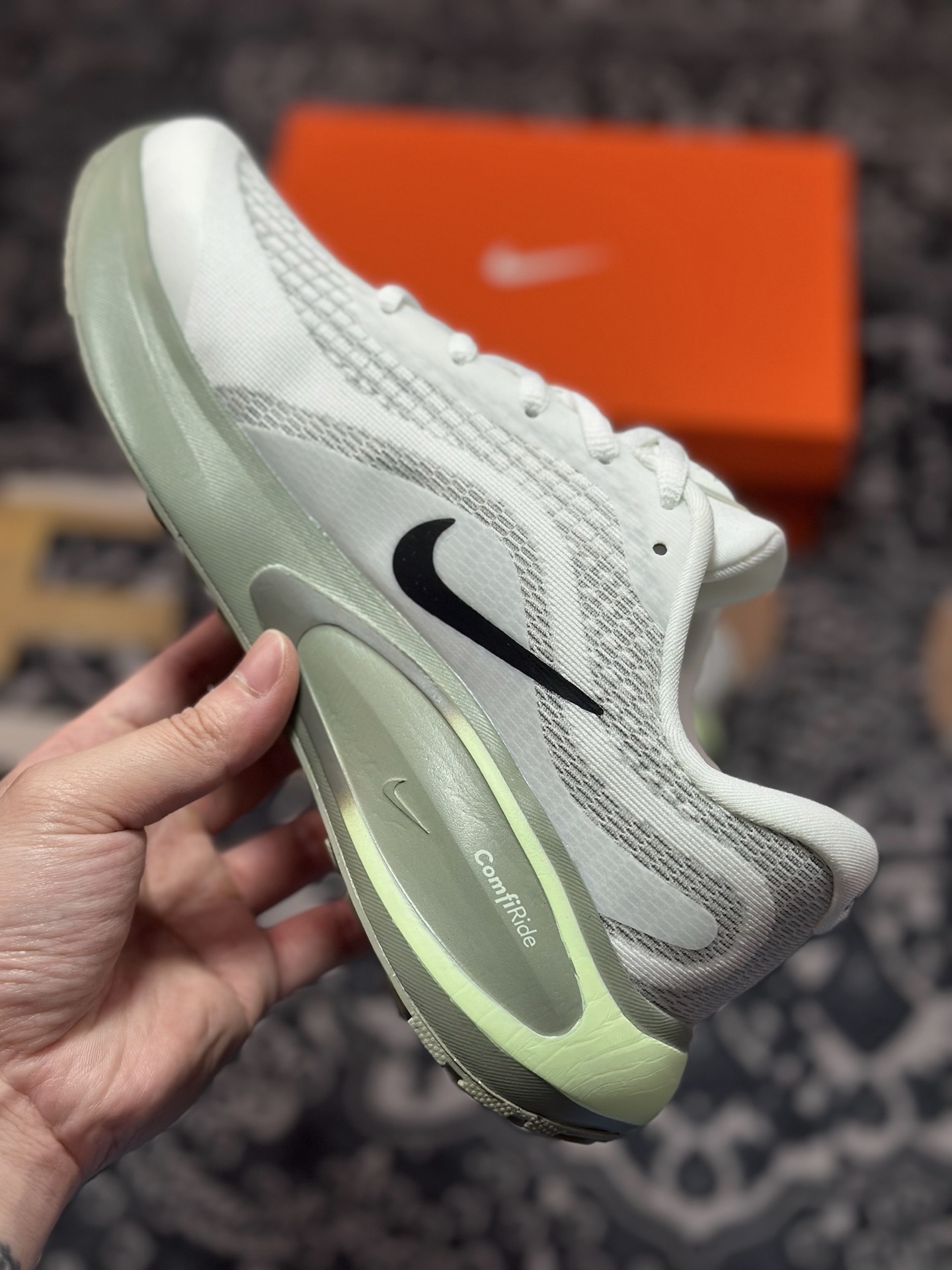 原厂级别 NK Journey Run 舒适简约轻质缓震休闲运动跑步鞋  FN0228-102