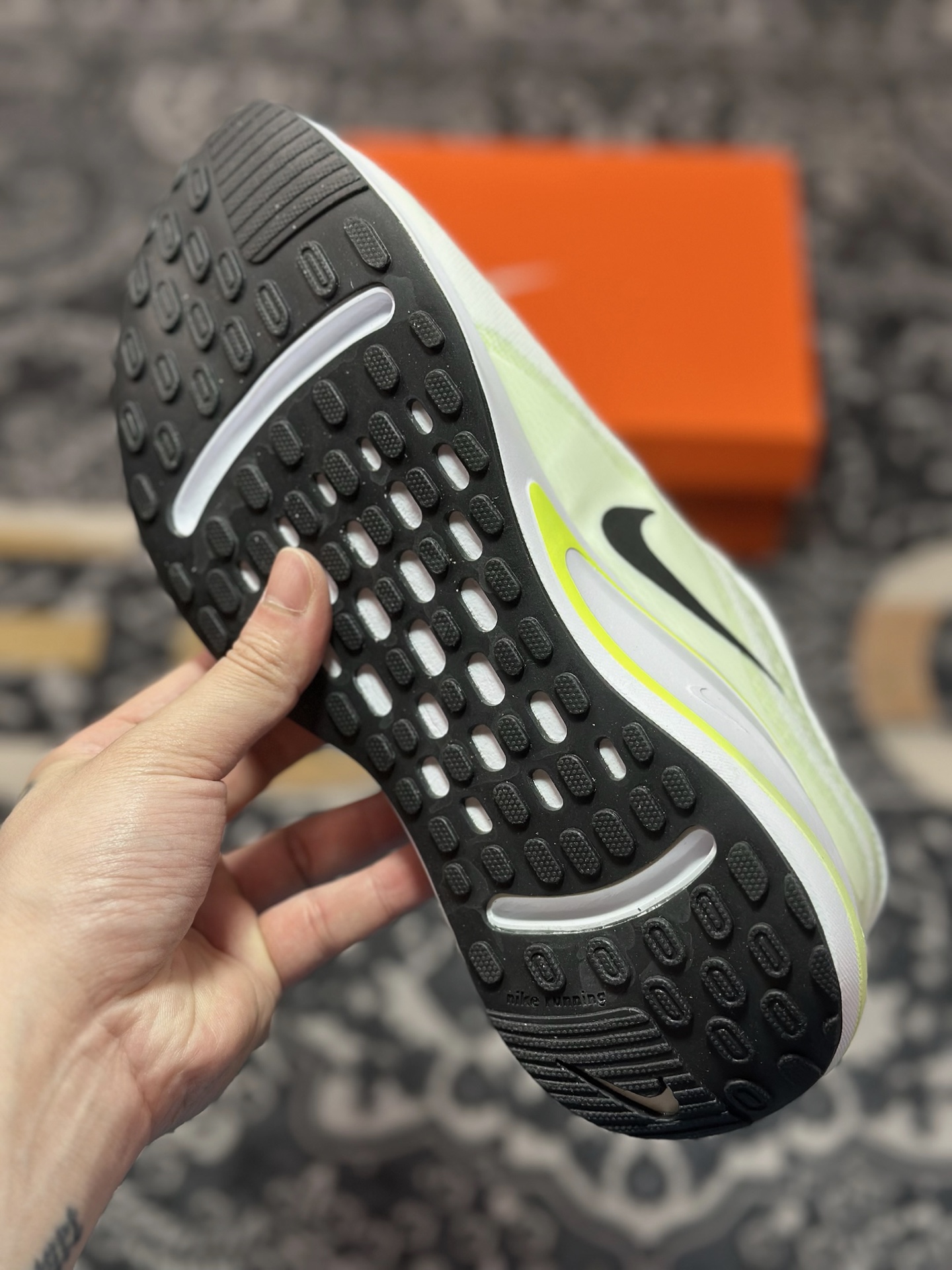 原厂级别 NK Journey Run 舒适简约轻质缓震休闲运动跑步鞋  FN0228-700