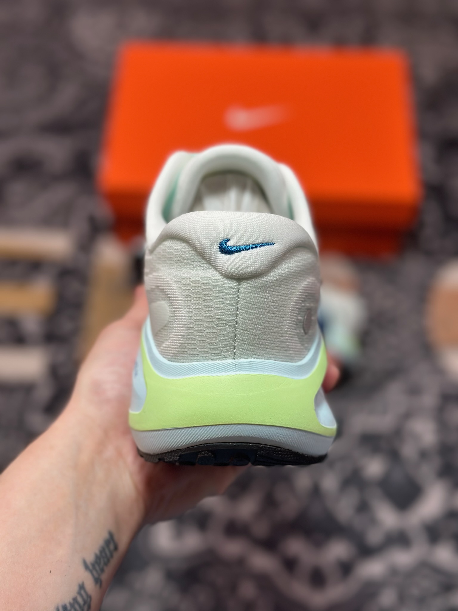 原厂级别 NK Journey Run 舒适简约轻质缓震休闲运动跑步鞋  FN0228-101