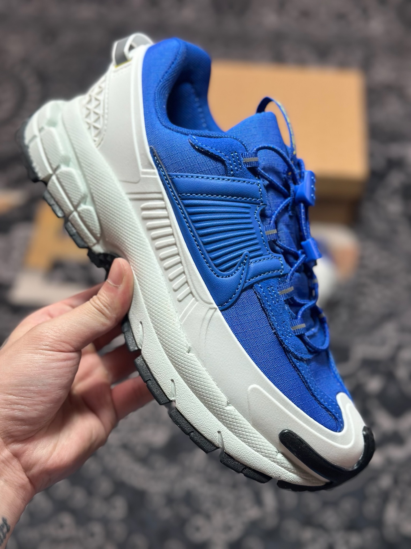 Nike Zoom Vomero 5 Roam”Racer Blue”佛莫罗5代徒步版系列经典复古增高厚底休闲运动慢跑鞋“白赛车蓝”FV2295-400