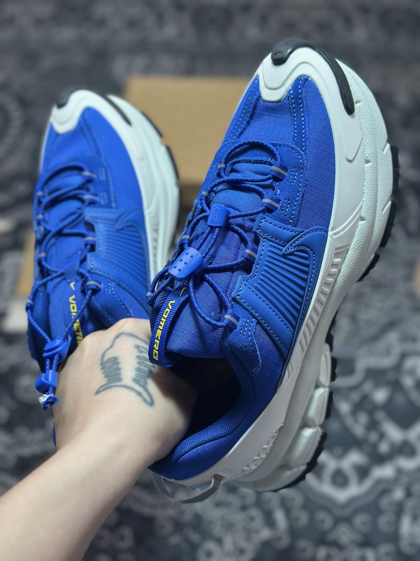 Nike Zoom Vomero 5 Roam”Racer Blue”佛莫罗5代徒步版系列经典复古增高厚底休闲运动慢跑鞋“白赛车蓝”FV2295-400