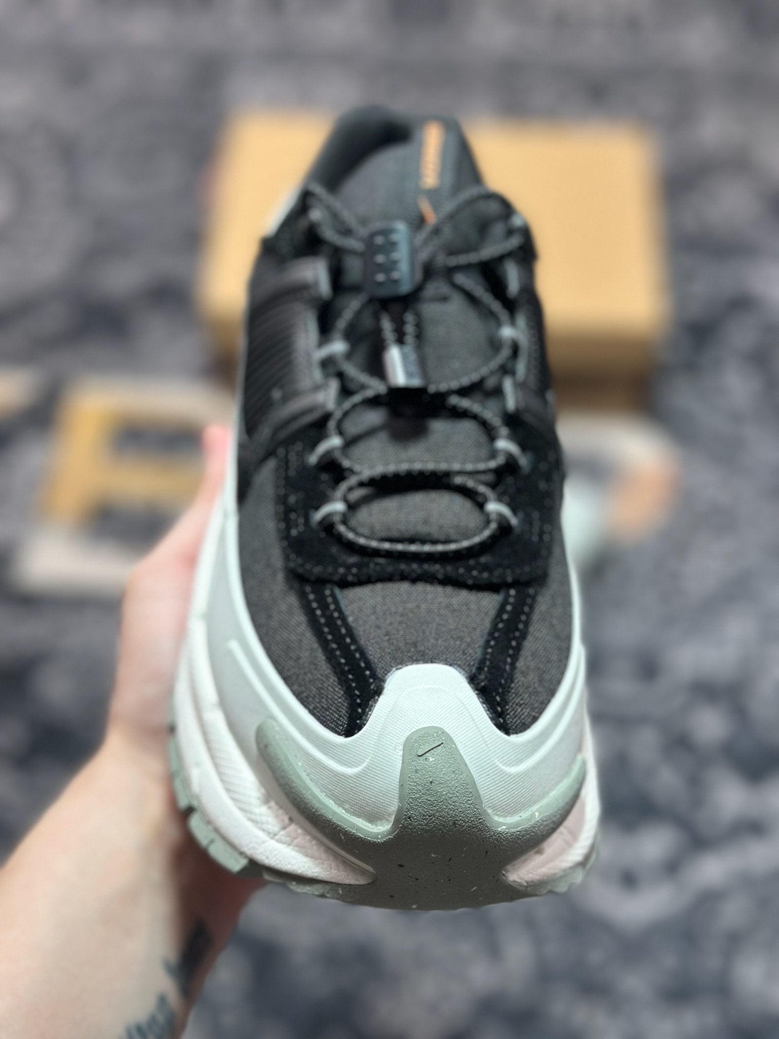 Nike Zoom Vomero 5 Roam佛莫罗5代徒步版系列经典复古增高厚底休闲运动慢跑鞋“白黑”FV2295-001