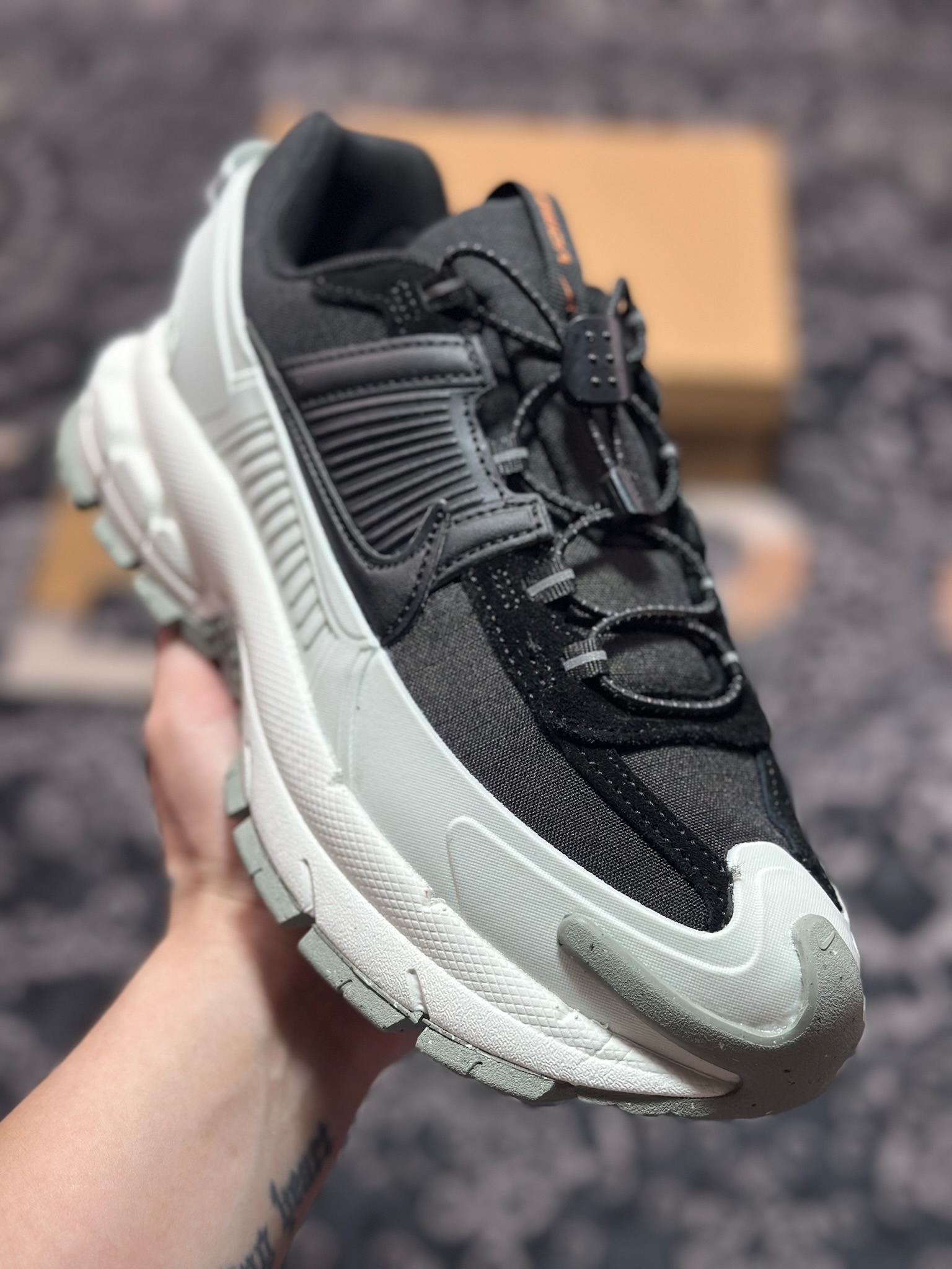 Nike Zoom Vomero 5 Roam佛莫罗5代徒步版系列经典复古增高厚底休闲运动慢跑鞋“白黑”FV2295-001