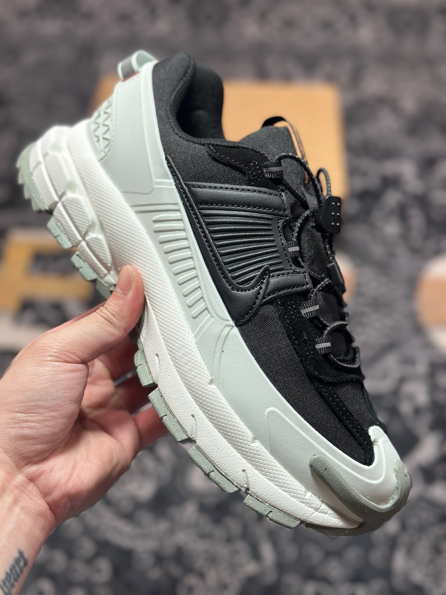 Nike Zoom Vomero 5 Roam佛莫罗5代徒步版系列经典复古增高厚底休闲运动慢跑鞋“白黑”FV2295-001