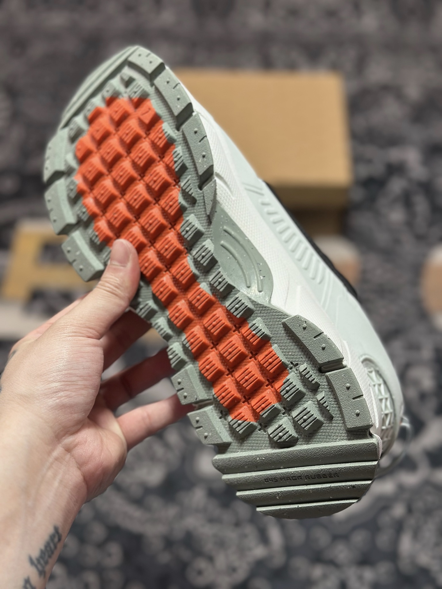 Nike Zoom Vomero 5 Roam佛莫罗5代徒步版系列经典复古增高厚底休闲运动慢跑鞋“白黑”FV2295-001