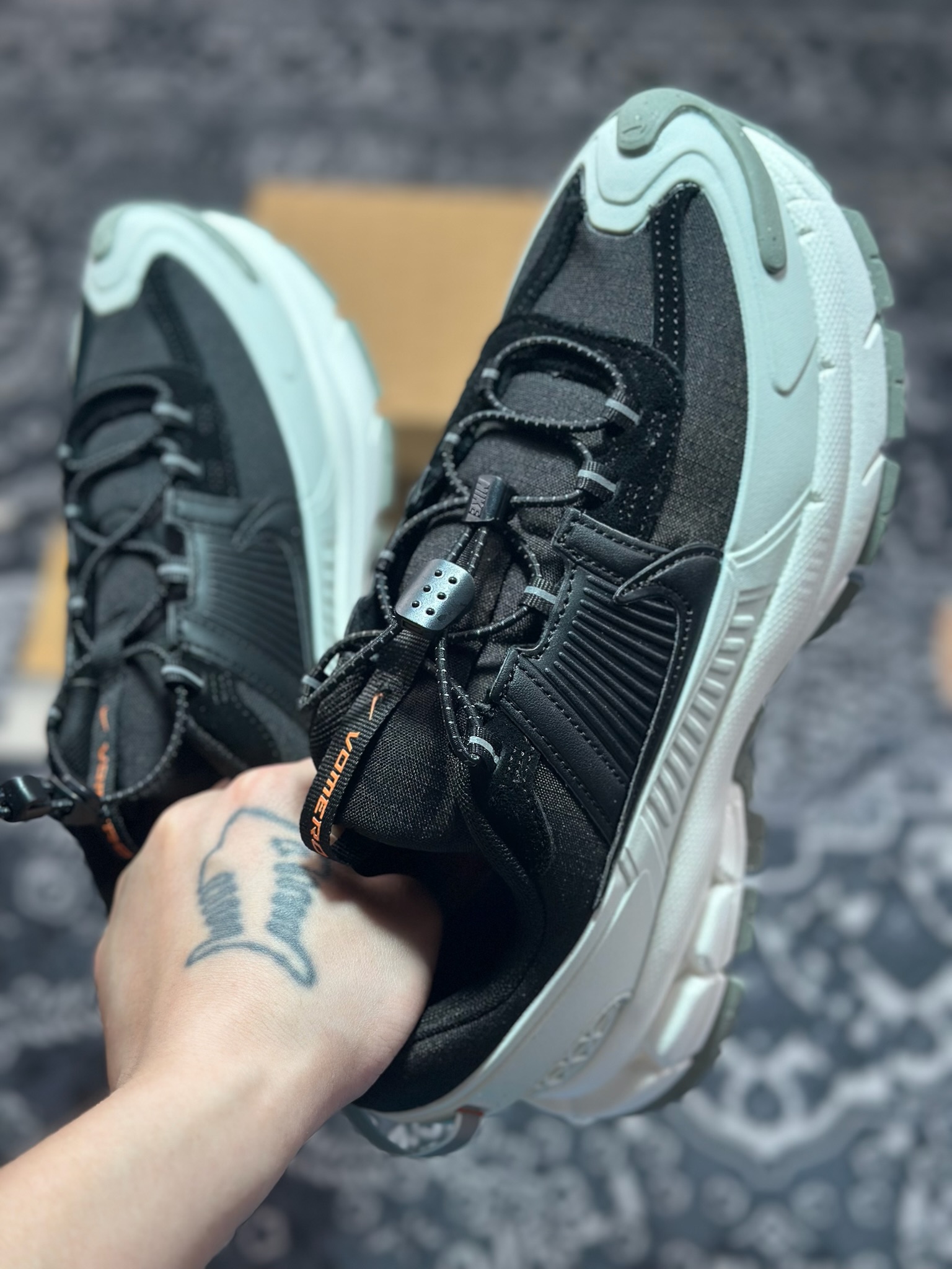 Nike Zoom Vomero 5 Roam佛莫罗5代徒步版系列经典复古增高厚底休闲运动慢跑鞋“白黑”FV2295-001