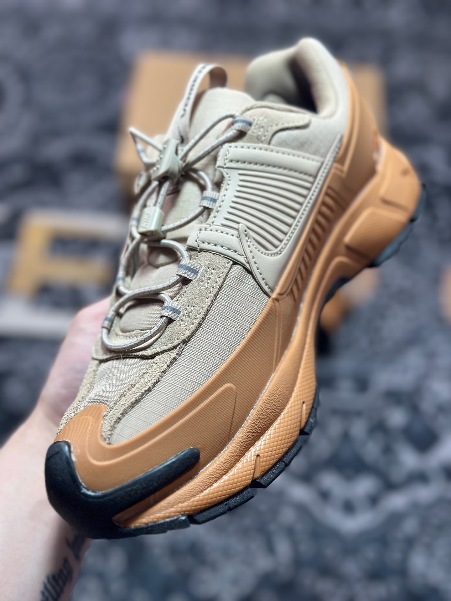 Nike Zoom Vomero 5 Roam佛莫罗5代徒步版系列经典复古增高厚底休闲运动慢跑鞋“杏棕”FV2181-200