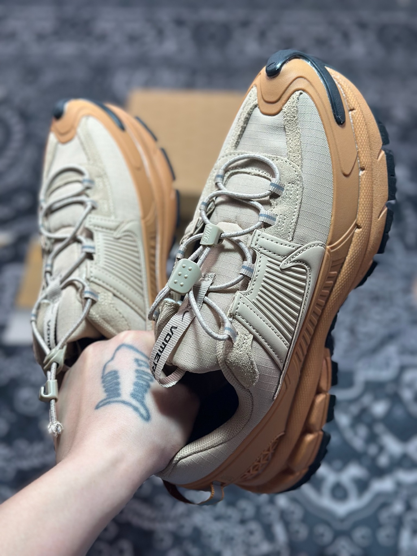 Nike Zoom Vomero 5 Roam佛莫罗5代徒步版系列经典复古增高厚底休闲运动慢跑鞋“杏棕”FV2181-200