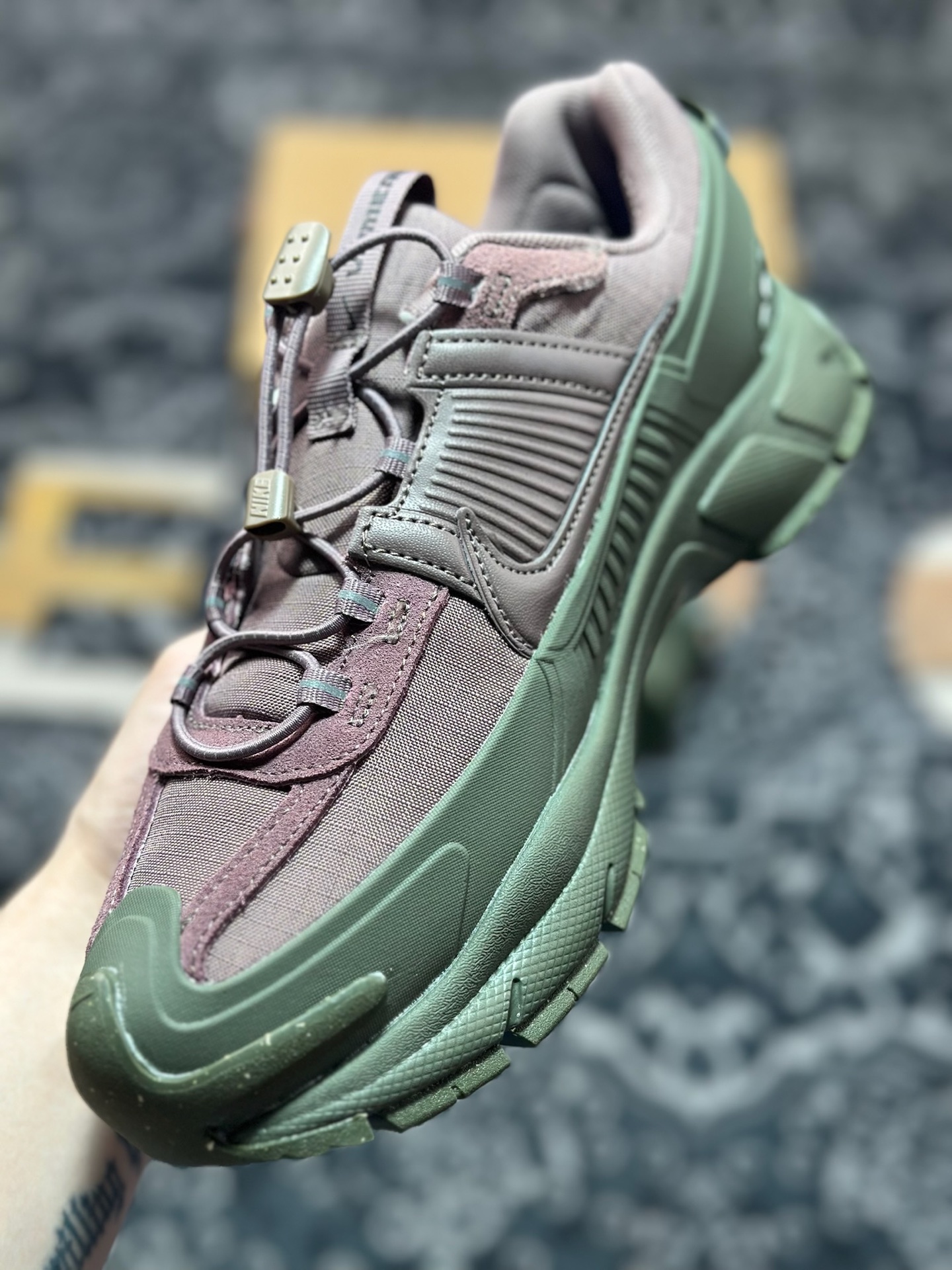 Nike Zoom Vomero 5 Roam佛莫罗5代徒步版系列经典复古增高厚底休闲运动慢跑鞋“灰紫绿”FV2295-201