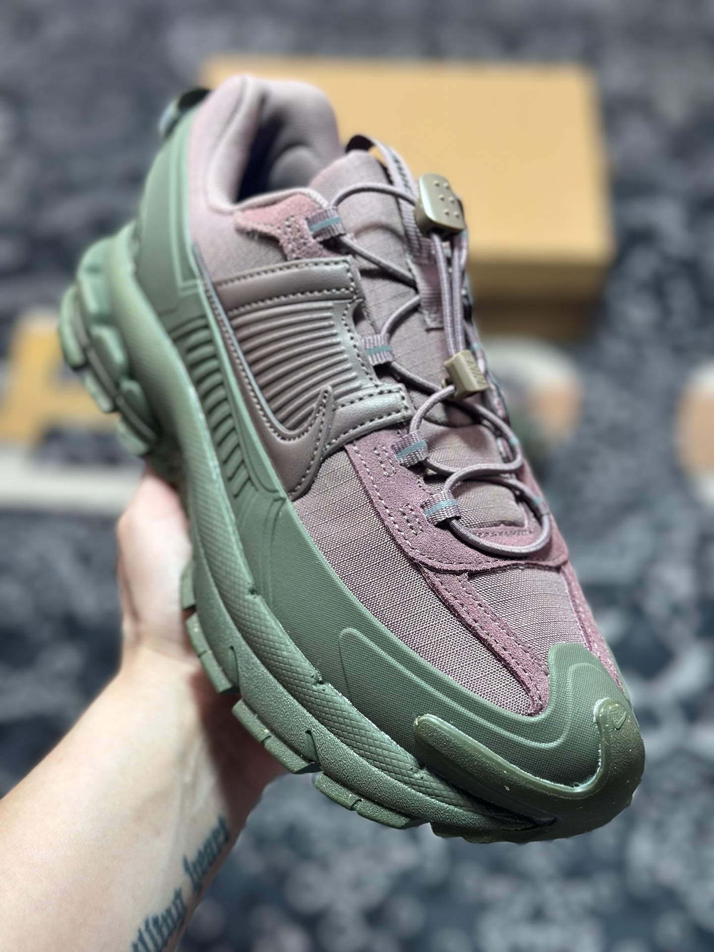 Nike Zoom Vomero 5 Roam佛莫罗5代徒步版系列经典复古增高厚底休闲运动慢跑鞋“灰紫绿”FV2295-201