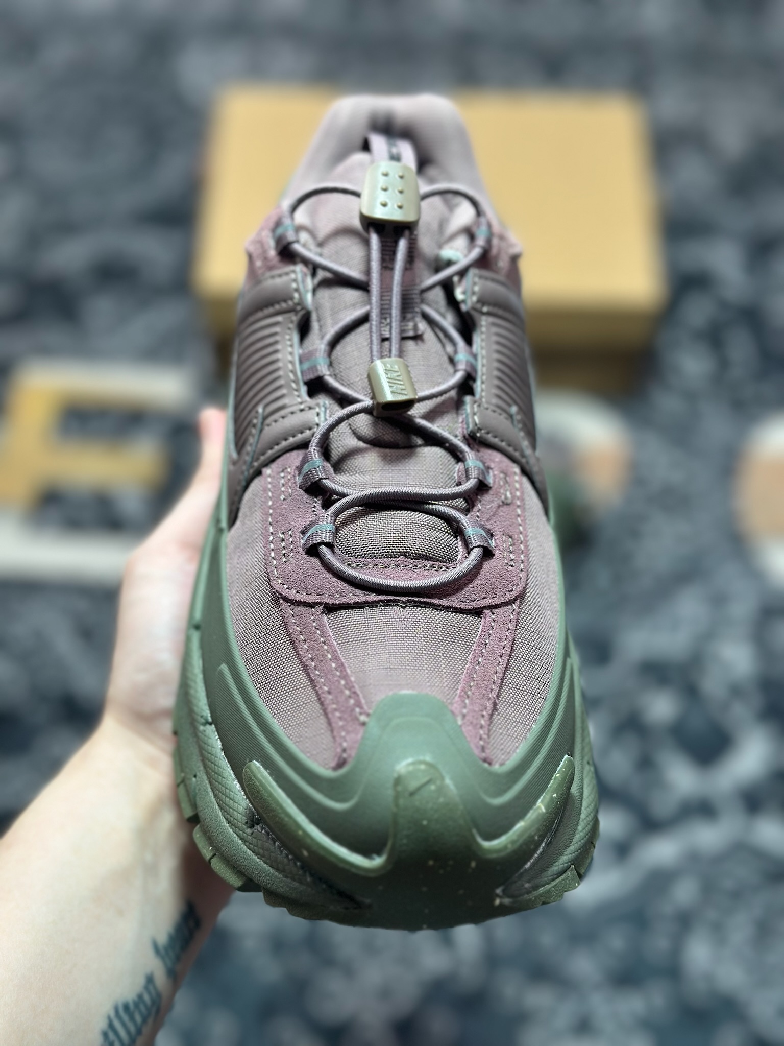 Nike Zoom Vomero 5 Roam佛莫罗5代徒步版系列经典复古增高厚底休闲运动慢跑鞋“灰紫绿”FV2295-201