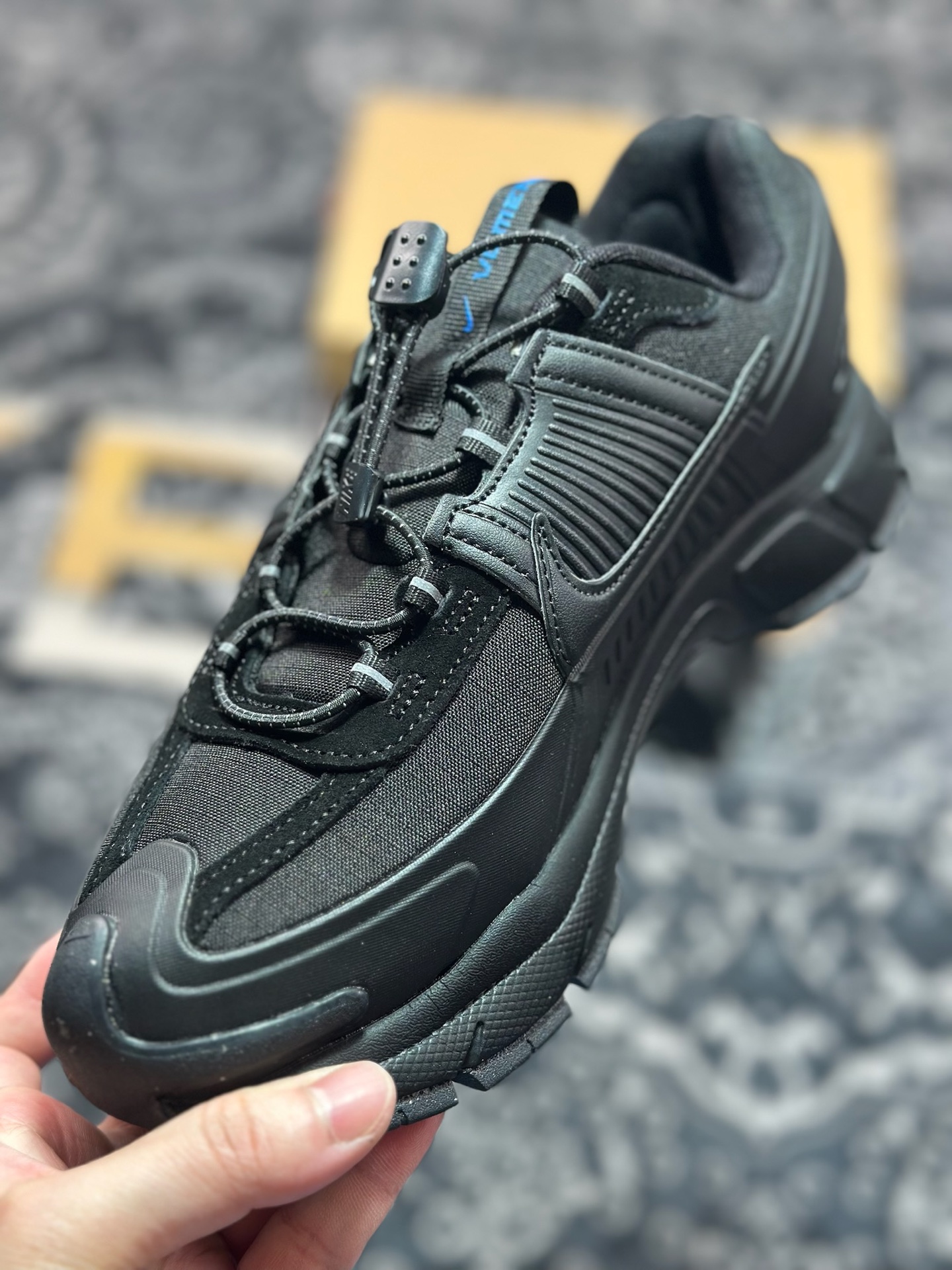 Nike Zoom Vomero 5 Roam佛莫罗5代徒步版系列经典复古增高厚底休闲运动慢跑鞋“全黑”FV2295-002