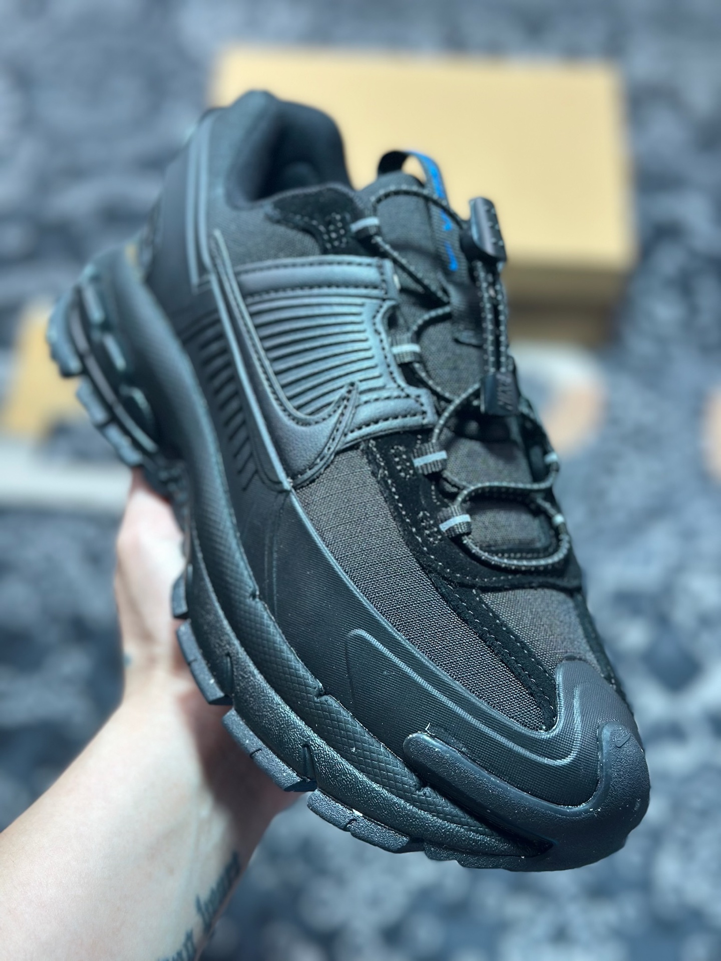 Nike Zoom Vomero 5 Roam佛莫罗5代徒步版系列经典复古增高厚底休闲运动慢跑鞋“全黑”FV2295-002