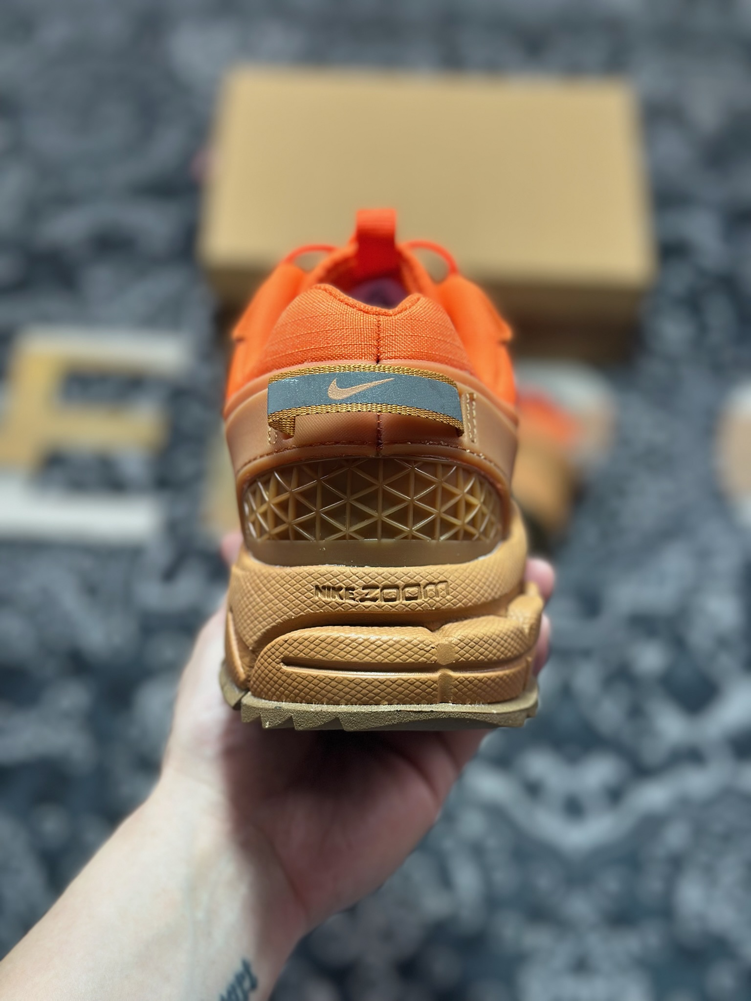 Nike Zoom Vomero 5 Roam佛莫罗5代徒步版系列经典复古增高厚底休闲运动慢跑鞋“卡其橙”FV2295-800 Nike Zoom Vomero 5 Roam佛莫罗5代徒步版系列经典复古增高厚底休闲运动慢跑鞋“卡其橙”FV2295-800