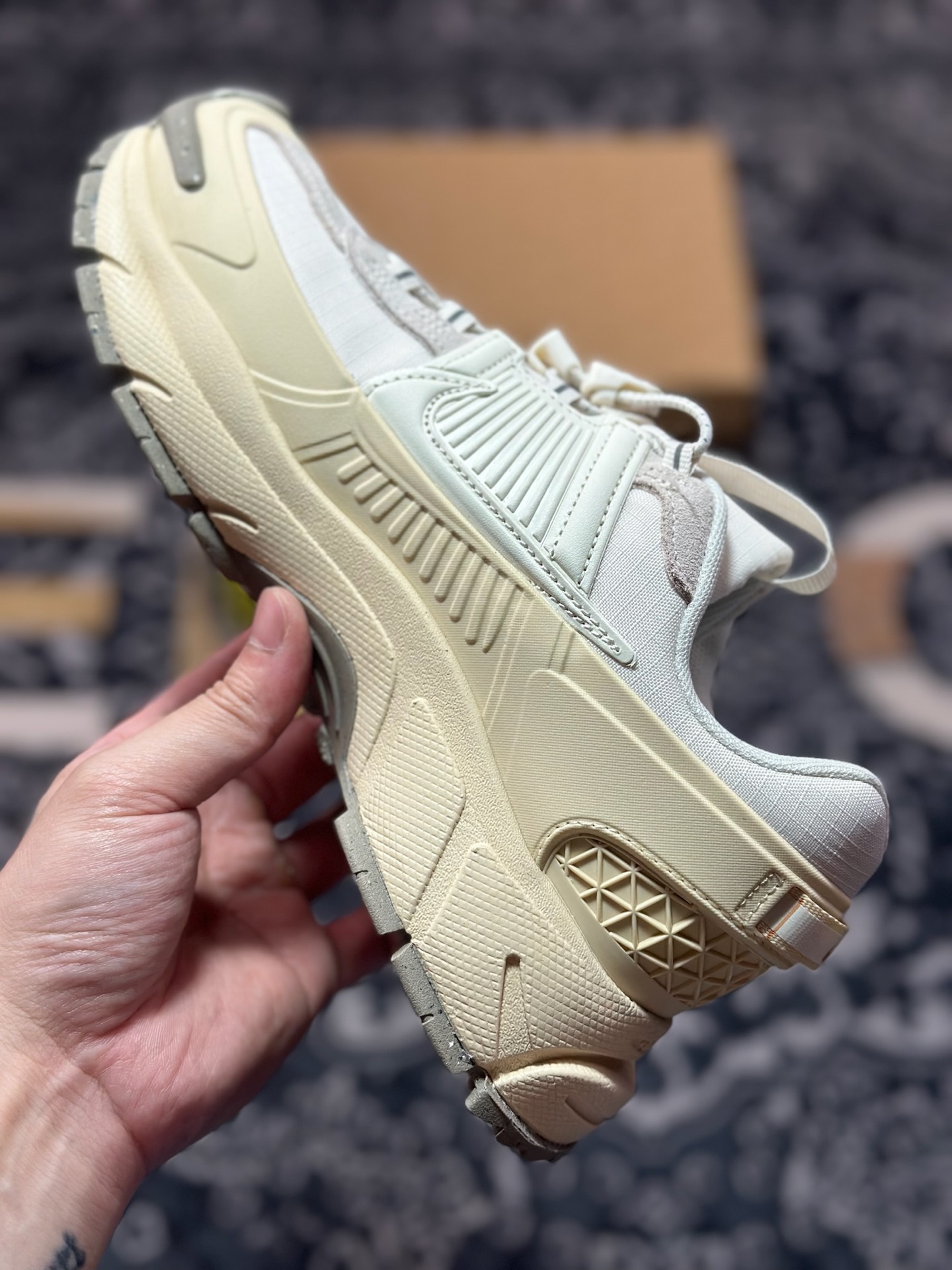 Nike Zoom Vomero 5 Roam佛莫罗5代徒步版系列经典复古增高厚底休闲运动慢跑鞋“杏白”FV2295-101 Nike Zoom Vomero 5 Roam佛莫罗5代徒步版系列经典复古增高厚底休闲运动慢跑鞋“杏白”FV2295-101