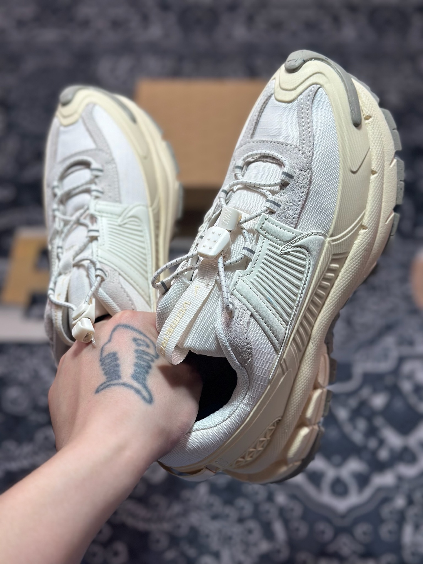 Nike Zoom Vomero 5 Roam佛莫罗5代徒步版系列经典复古增高厚底休闲运动慢跑鞋“杏白”FV2295-101 Nike Zoom Vomero 5 Roam佛莫罗5代徒步版系列经典复古增高厚底休闲运动慢跑鞋“杏白”FV2295-101