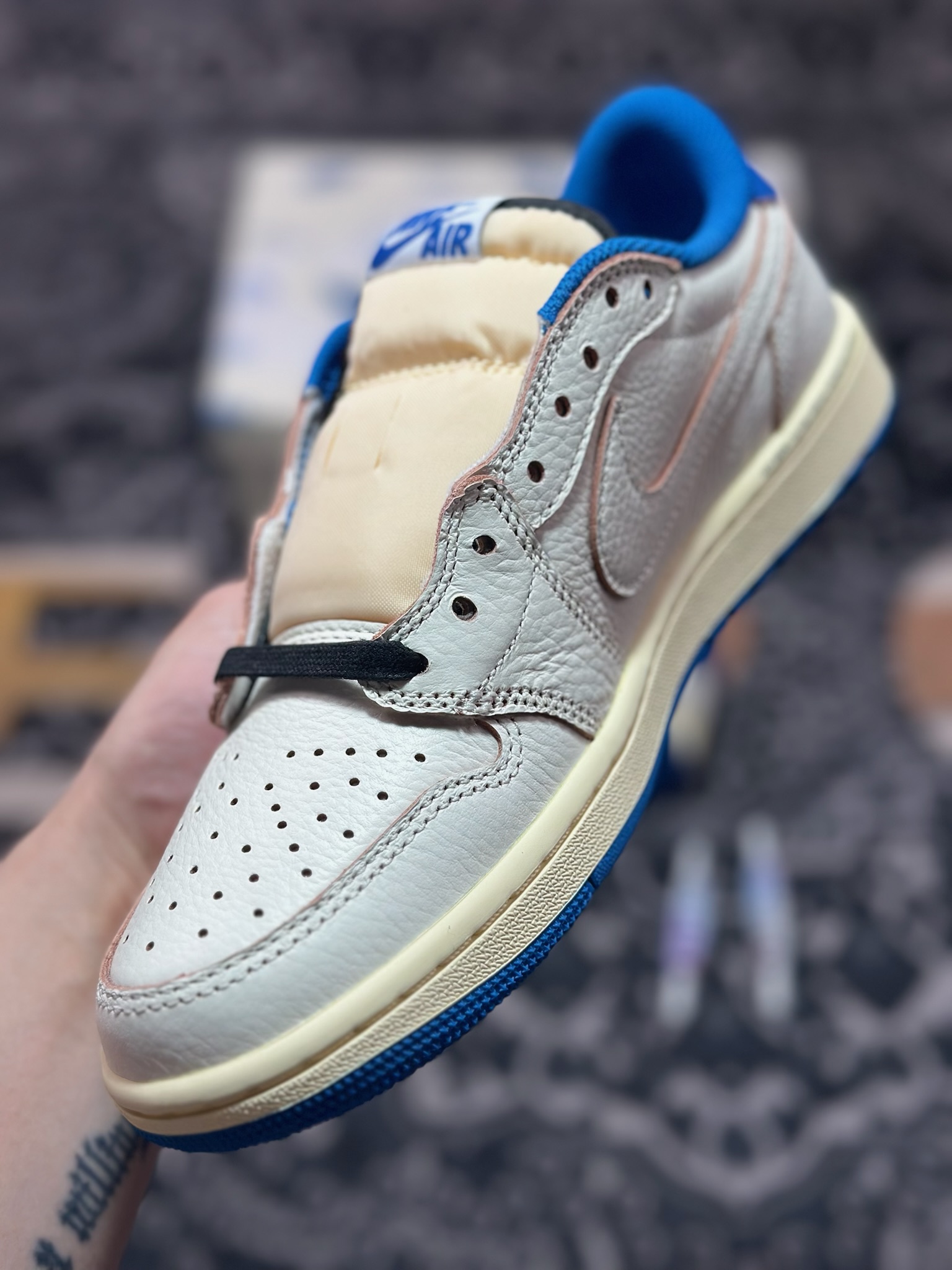 优选 原装级别Fragment x Travis Scott x Air Jordan 1 AJ1乔1 TS 藤原浩联名倒钩 DM7866-104-Chinese UA Cheap High Quatity Brand Clothes Bags handbags Sneakers wholesale wholesaler seller from China Factory suppliers Fashion Clothing Shoes best Quality Beautiful Price 优选 原装级别Fragment x Travis Scott x Air Jordan 1 AJ1乔1 TS 藤原浩联名倒钩 DM7866-104