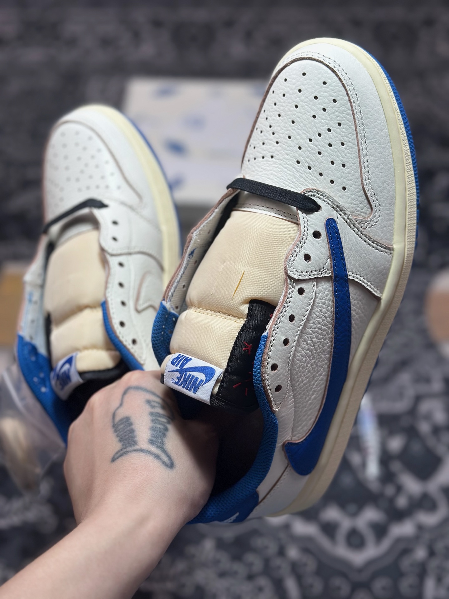 优选 原装级别Fragment x Travis Scott x Air Jordan 1 AJ1乔1 TS 藤原浩联名倒钩 DM7866-104-Chinese UA Cheap High Quatity Brand Clothes Bags handbags Sneakers wholesale wholesaler seller from China Factory suppliers Fashion Clothing Shoes best Quality Beautiful Price 优选 原装级别Fragment x Travis Scott x Air Jordan 1 AJ1乔1 TS 藤原浩联名倒钩 DM7866-104