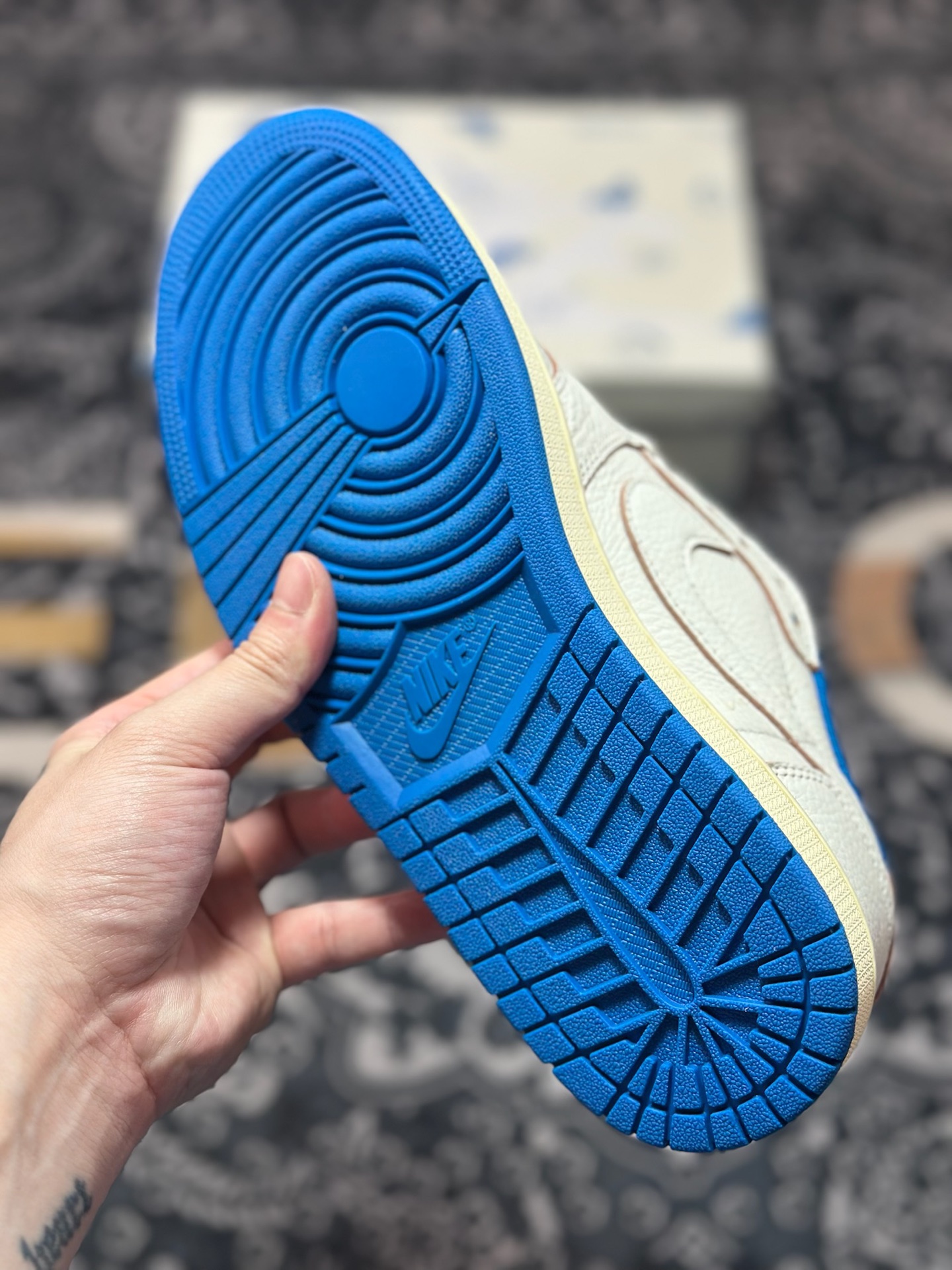 优选 原装级别Fragment x Travis Scott x Air Jordan 1 AJ1乔1 TS 藤原浩联名倒钩 DM7866-104-Chinese UA Cheap High Quatity Brand Clothes Bags handbags Sneakers wholesale wholesaler seller from China Factory suppliers Fashion Clothing Shoes best Quality Beautiful Price 优选 原装级别Fragment x Travis Scott x Air Jordan 1 AJ1乔1 TS 藤原浩联名倒钩 DM7866-104