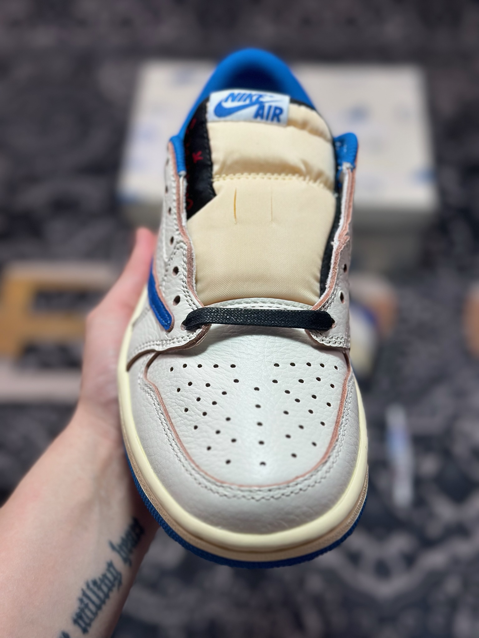 优选 原装级别Fragment x Travis Scott x Air Jordan 1 AJ1乔1 TS 藤原浩联名倒钩 DM7866-104-Chinese UA Cheap High Quatity Brand Clothes Bags handbags Sneakers wholesale wholesaler seller from China Factory suppliers Fashion Clothing Shoes best Quality Beautiful Price 优选 原装级别Fragment x Travis Scott x Air Jordan 1 AJ1乔1 TS 藤原浩联名倒钩 DM7866-104