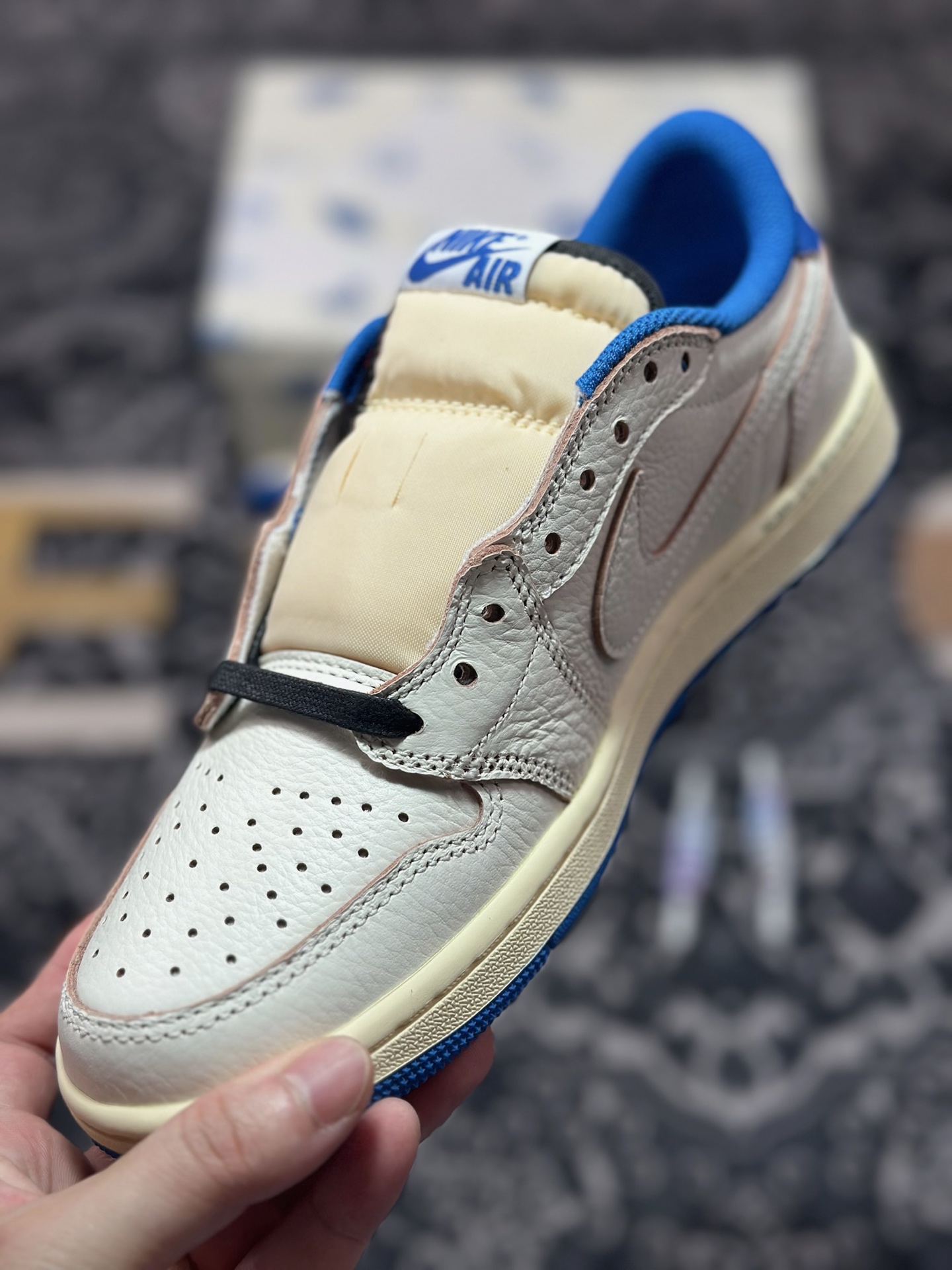 优选 原装级别Fragment x Travis Scott x Air Jordan 1 AJ1乔1 TS 藤原浩联名倒钩 DM7866-104-Chinese UA Cheap High Quatity Brand Clothes Bags handbags Sneakers wholesale wholesaler seller from China Factory suppliers Fashion Clothing Shoes best Quality Beautiful Price 优选 原装级别Fragment x Travis Scott x Air Jordan 1 AJ1乔1 TS 藤原浩联名倒钩 DM7866-104