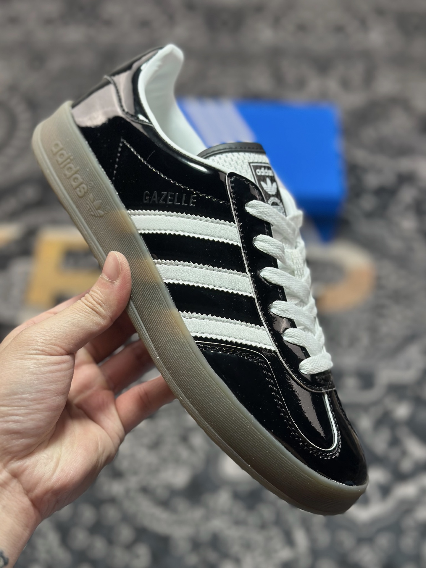 0 原装级别 AD Originals Gazelle Indoor 漆皮黑白 三叶草复古休闲运动板鞋  JQ8124