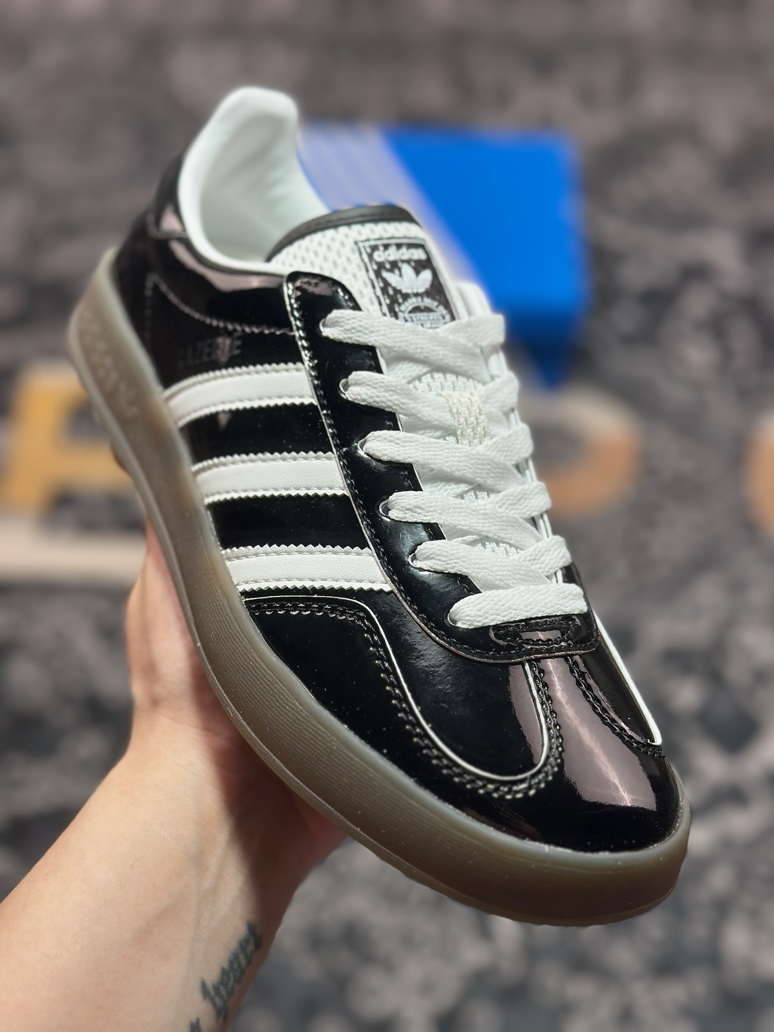 0 原装级别 AD Originals Gazelle Indoor 漆皮黑白 三叶草复古休闲运动板鞋  JQ8124