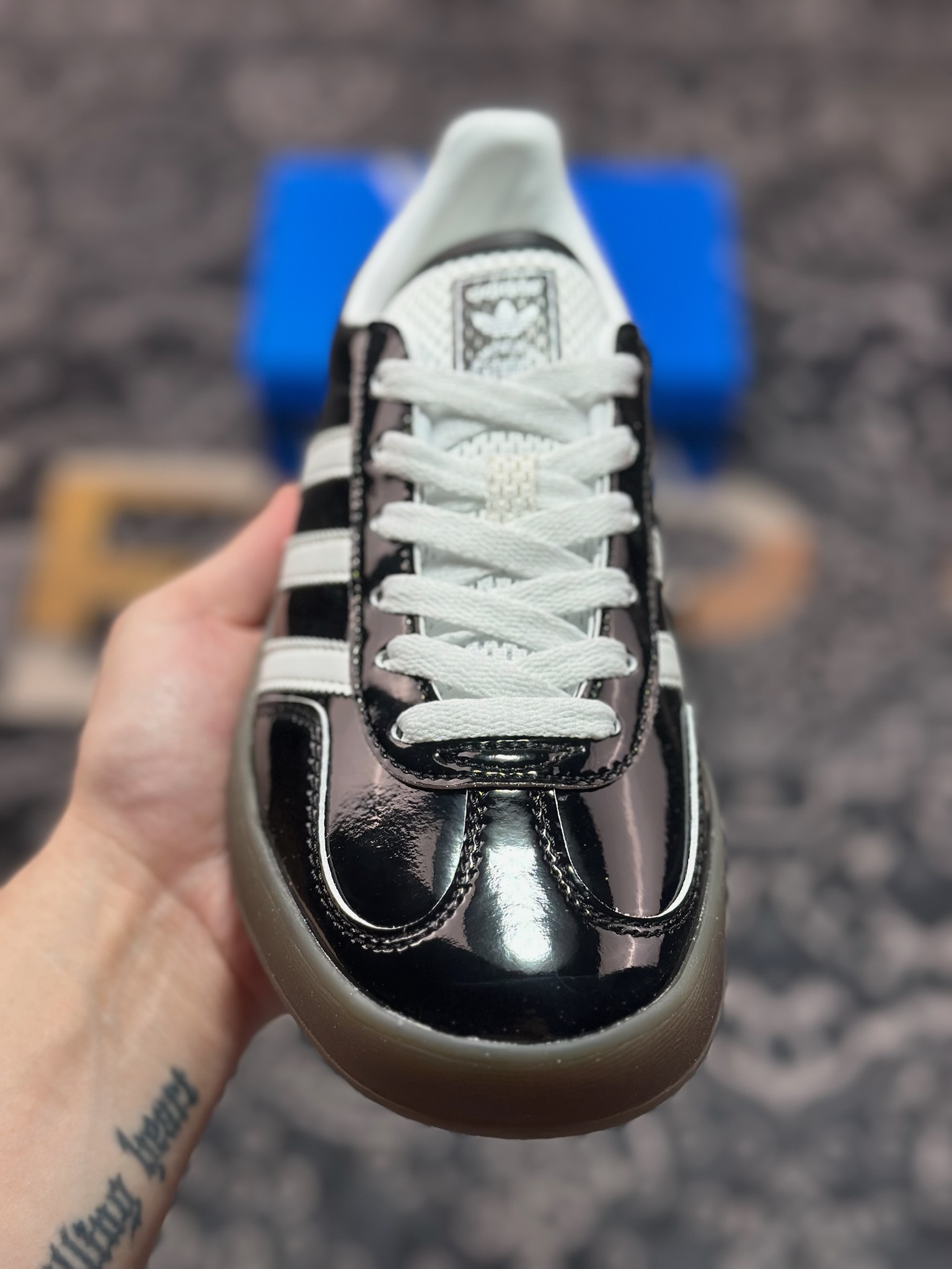 0 原装级别 AD Originals Gazelle Indoor 漆皮黑白 三叶草复古休闲运动板鞋  JQ8124